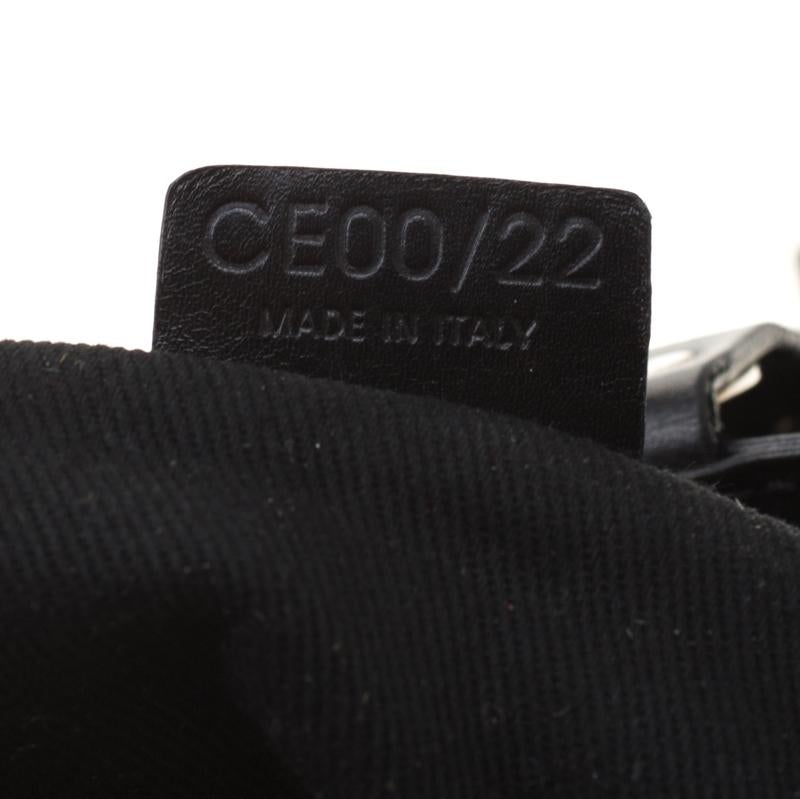 Tote aus schwarzem Leder mit Schnalle und Klappe von Celine 6