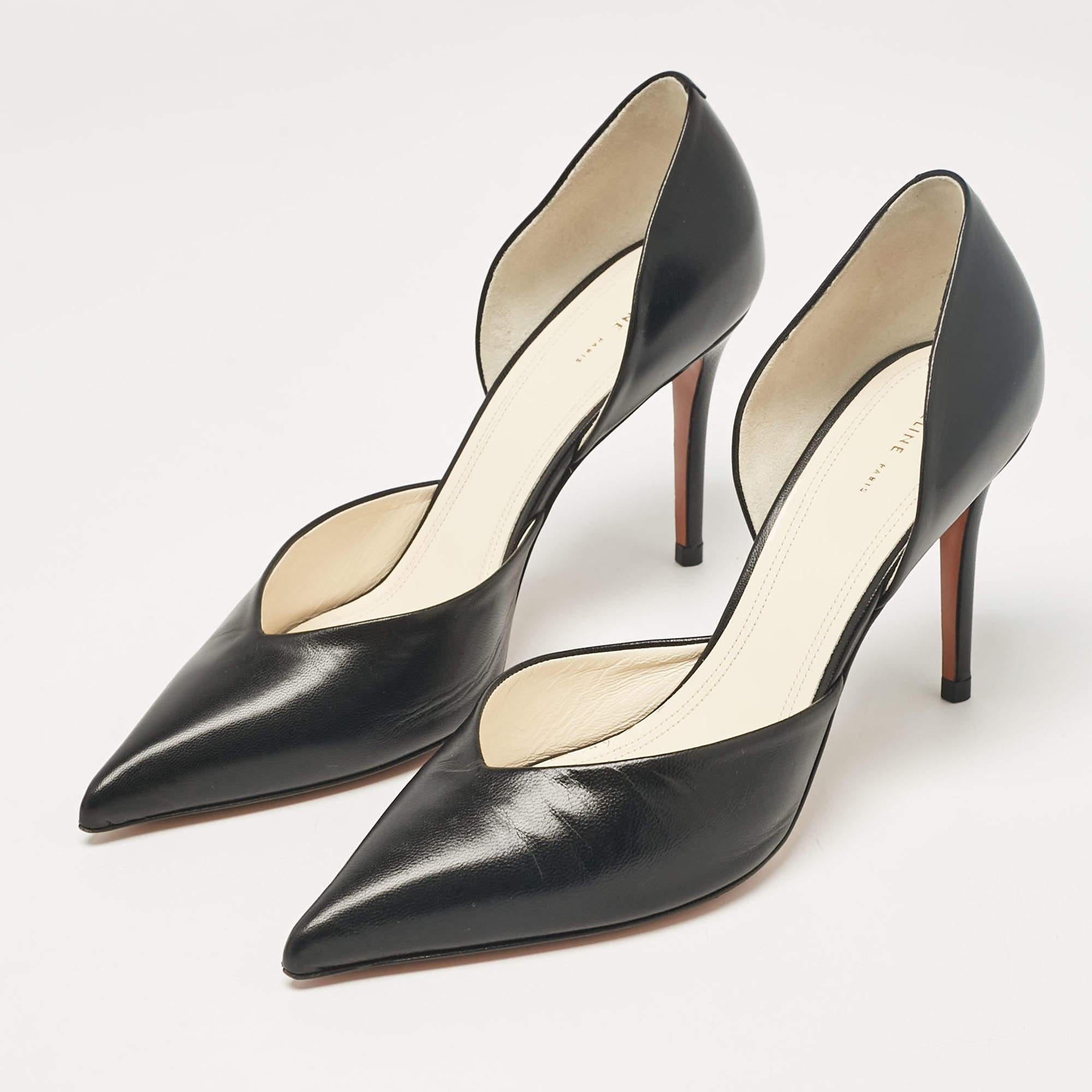 Curvaceous arches a feminine appeal and a well built structure define this set of designer pumps. Coming with comfortable insoles and sleek heels style them with your favorite outfits.