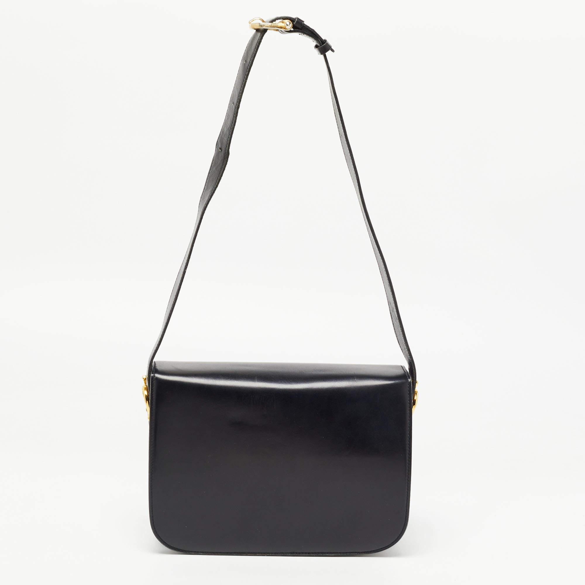 Celine Black Vintage Box Leather Horsebit Shoulder Bag at 1stDibs  celine  horsebit, vintage celine shoulder bag, celine horsebit bag