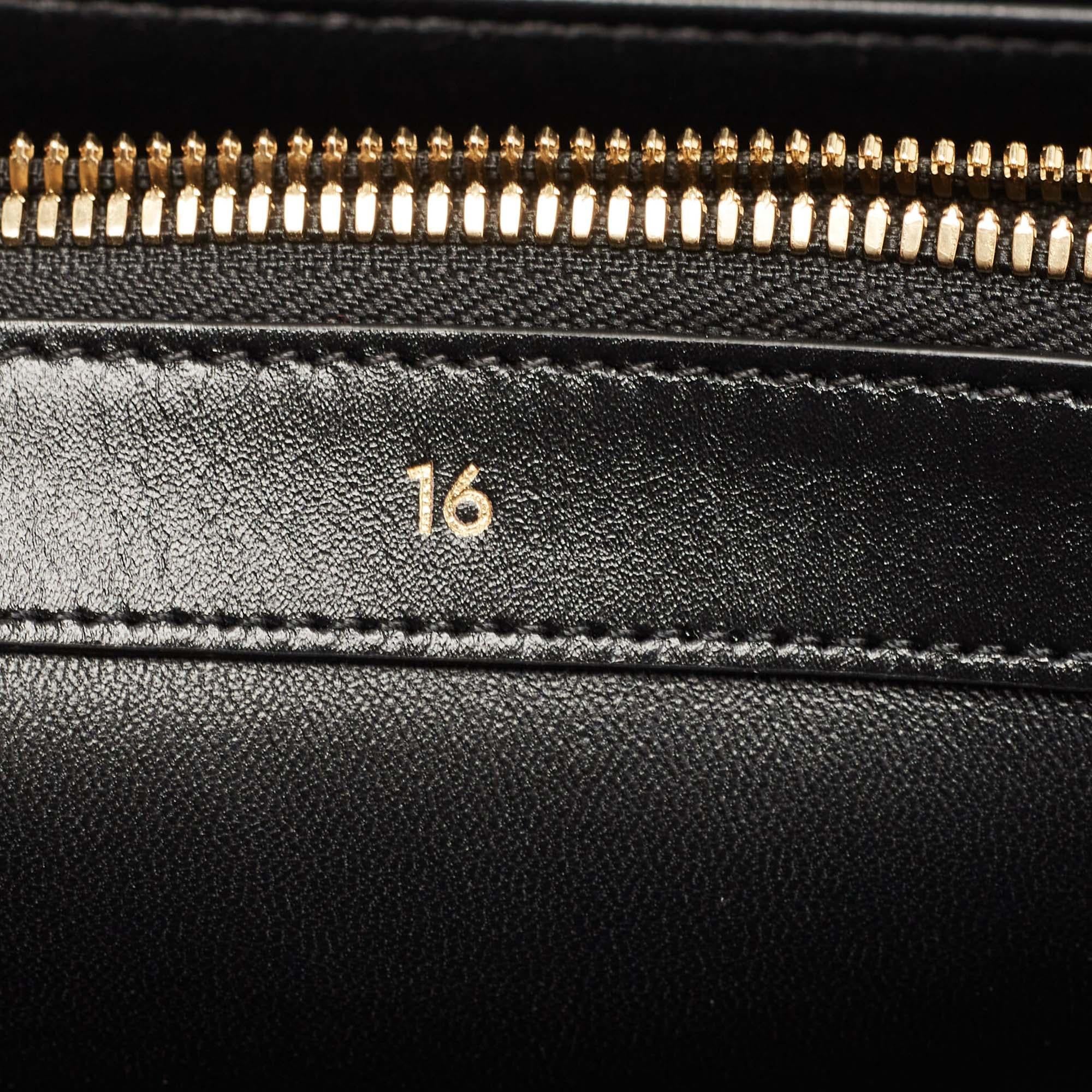 Celine - Sac à main Classique 16 en cuir noir de taille moyenne 2