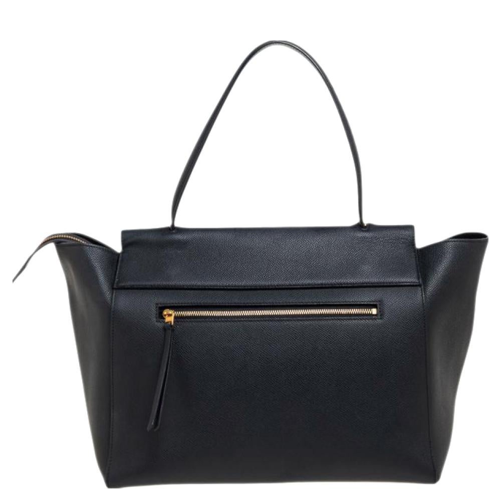 The House of Celine, with its impeccable taste in luxury goods and innovative skills, puts together this stunning bag. A design so simple yet appealing, this bag proves to be the ideal everyday bag in so many ways. It is crafted using black leather