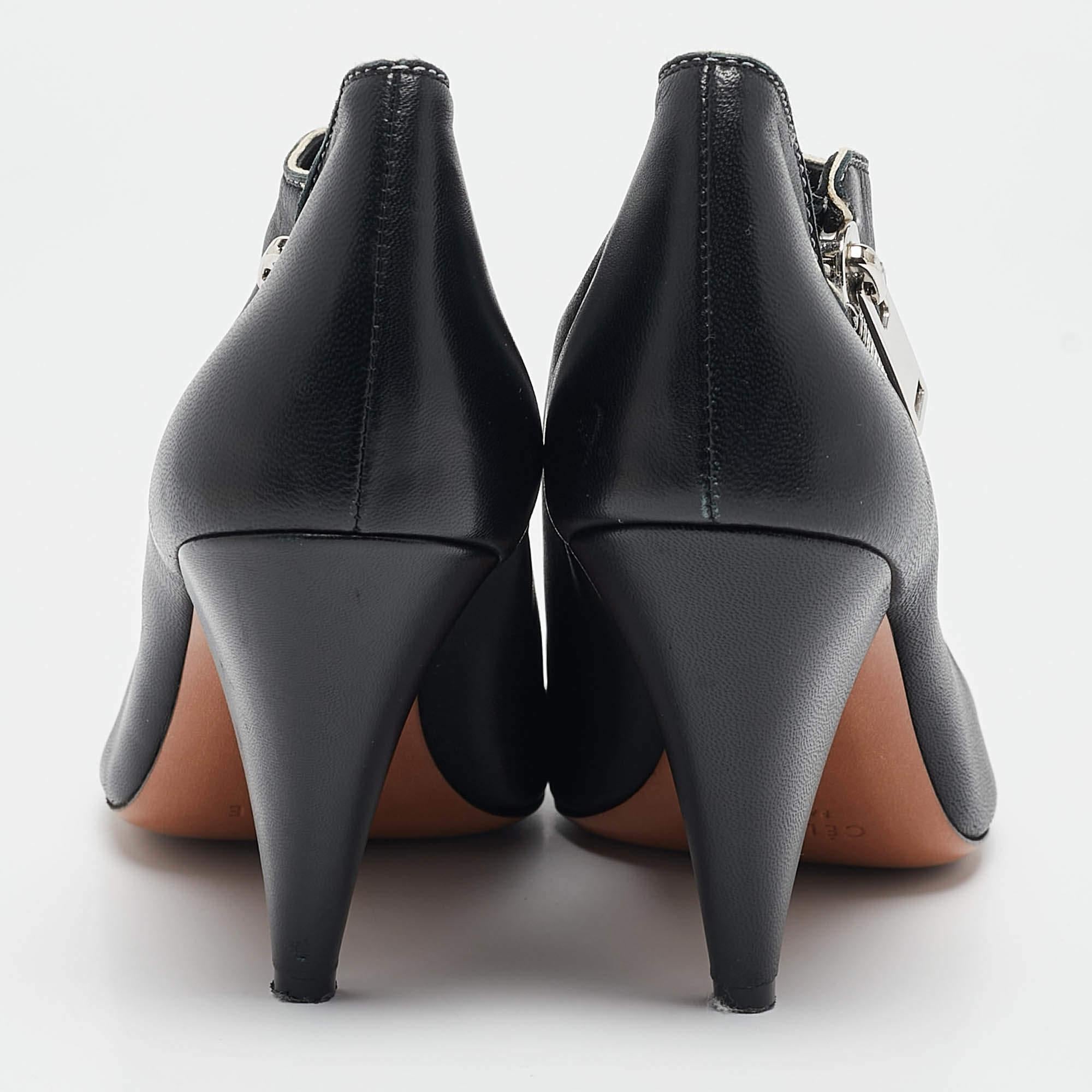 Bottines à col V en cuir noir Celine Taille 39 Pour femmes en vente
