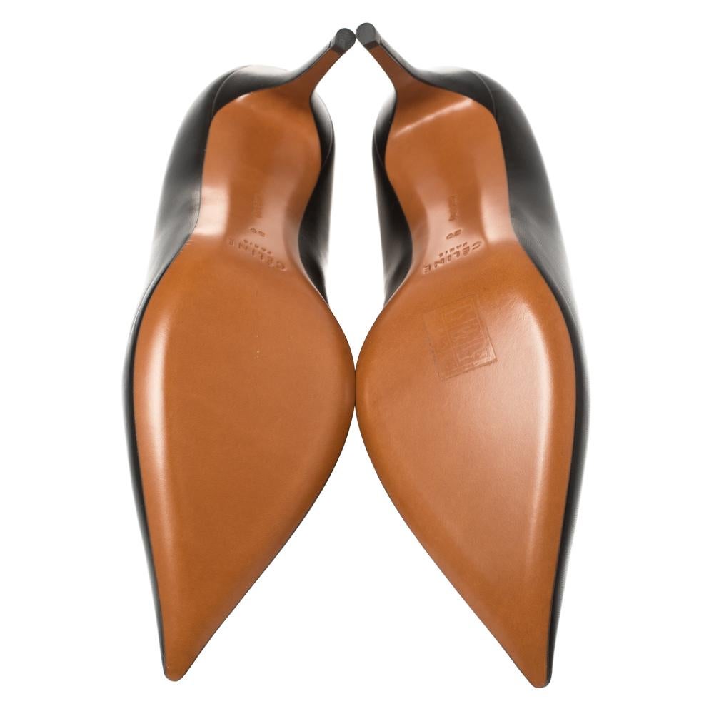 Celine Black Leather V Neck Pointed Toe Pumps Size 39 In New Condition In Dubai, Al Qouz 2