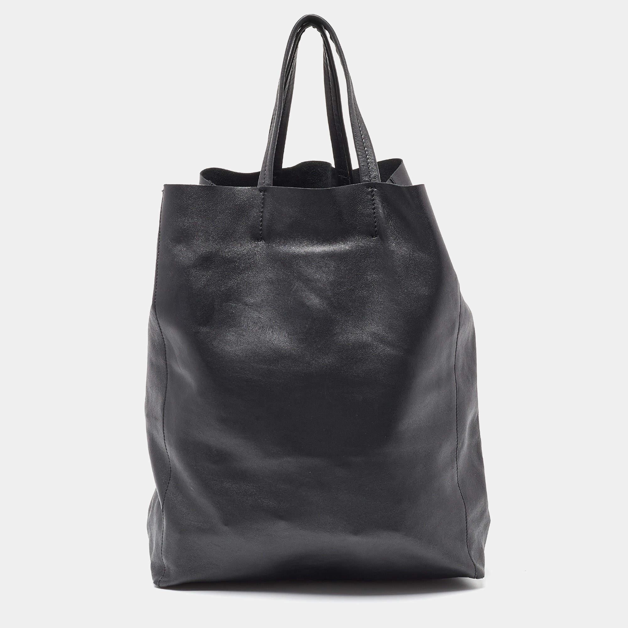 This alluring tote bag for women has been designed to assist you on any day. Convenient to carry and fashionably designed, the tote is cut with skill and sewn into a great shape. It is well-equipped to be a reliable accessory.

Includes: Info Booklet