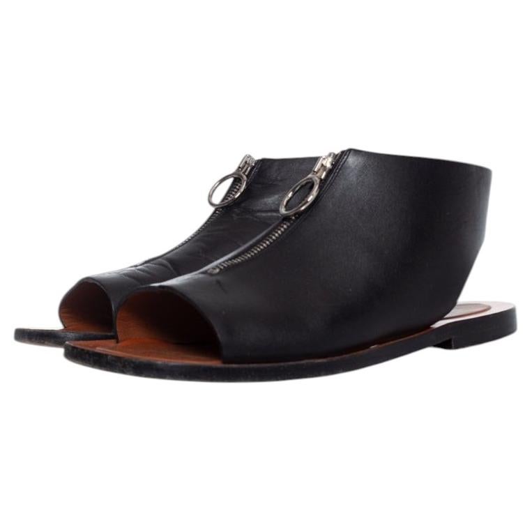 Celine, Sandali con zip in pelle nera