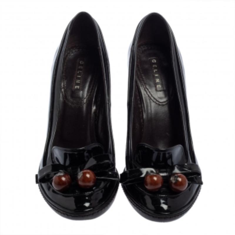 Celine Black Patent Leather Embellished Pumps Size 39 In Good Condition For Sale In Dubai, Al Qouz 2