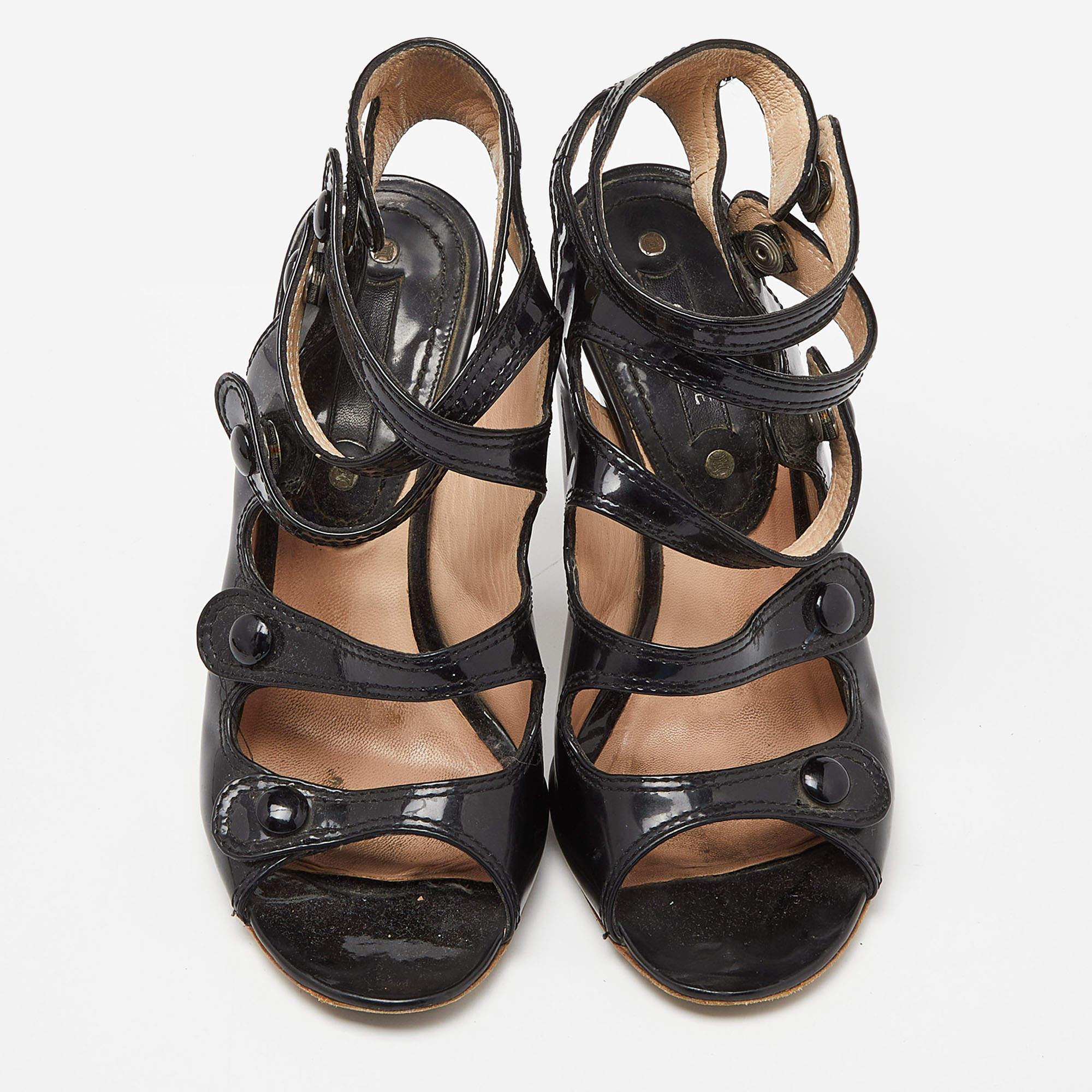 Nero Celine - Sandali con cinturino in pelle verniciata nera misura 36 in vendita