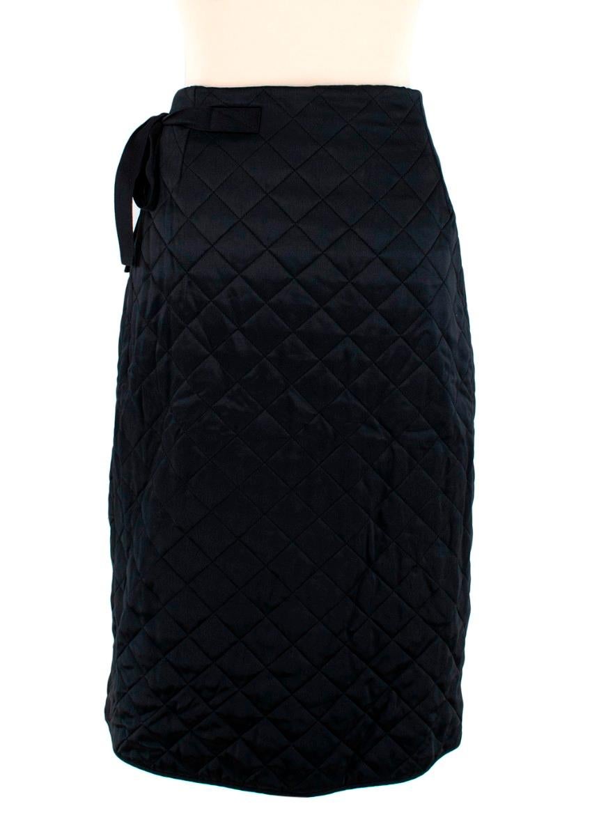 Celine Black Quilted Satin Pencil Skirt - US 0 In Excellent Condition For Sale In London, GB