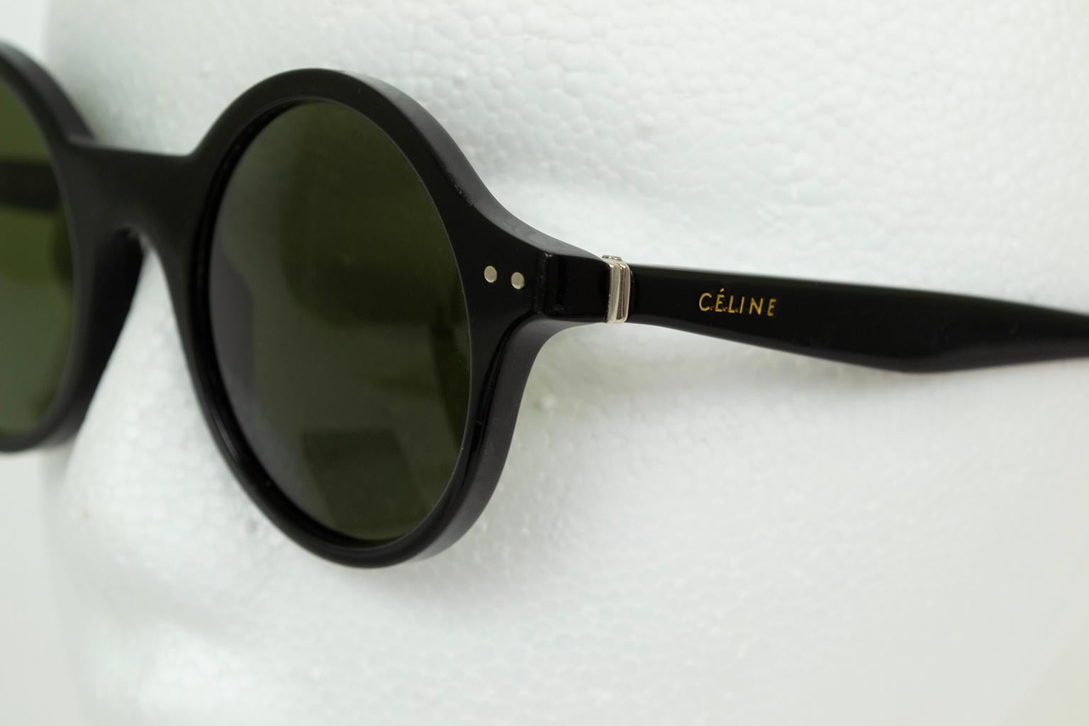 Lunettes de soleil Céline en acétate rond noir Style CL41434 - 2010, 48-22-150 en vente 1