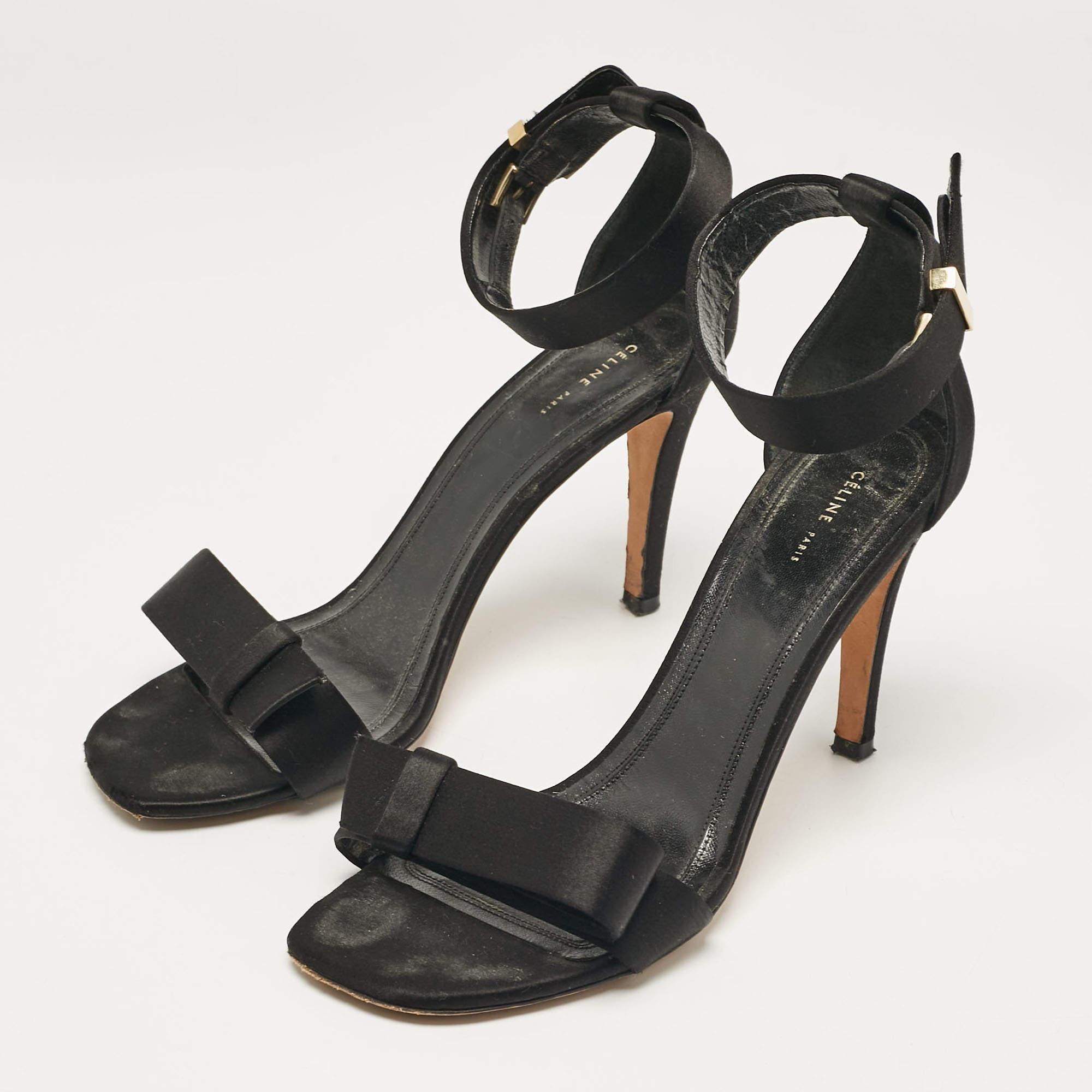 These sandals will frame your feet in an elegant manner. Crafted from quality materials  they display a classy design and comfortable insoles.