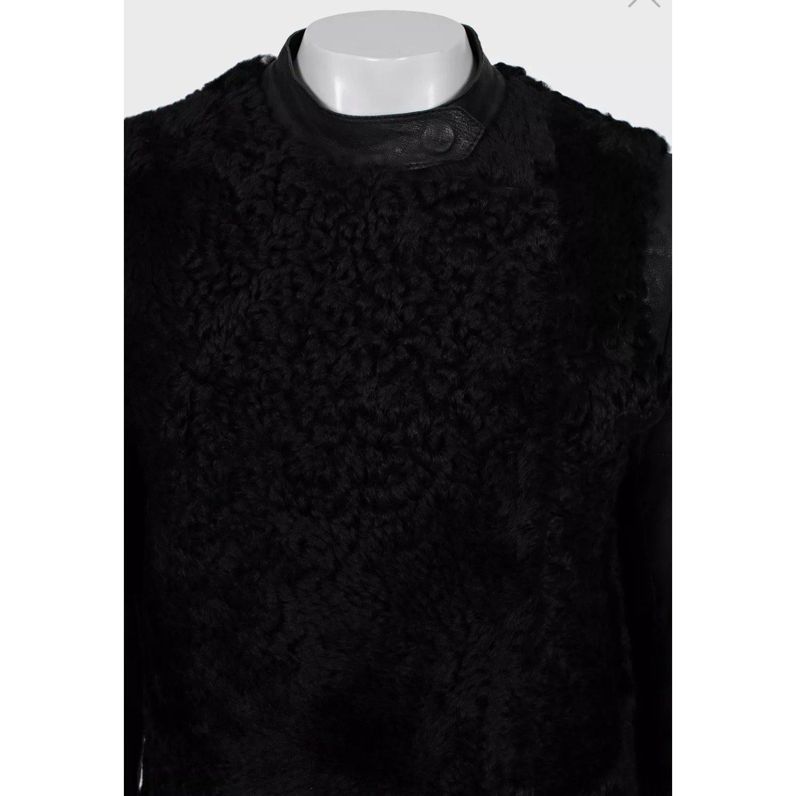 Celine, cappotto nero con maniche in pelle e shearling Sz.IT40/S In condizioni buone in vendita a Krakow, PL
