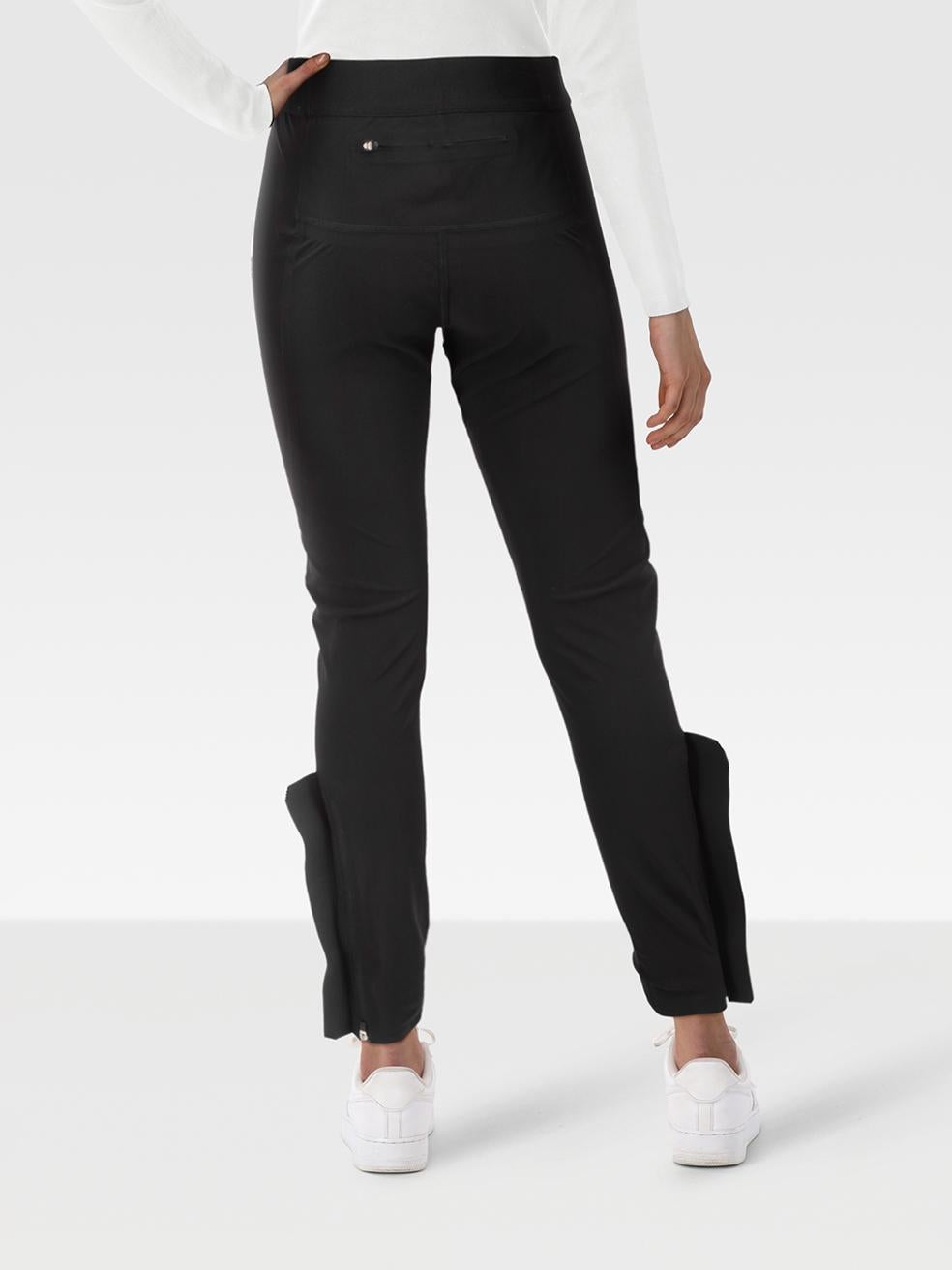 CONDIZIONE: mai indossato, con cartellini. Questo nuovo articolo di rivendita firmato Céline non presenta alcun segno di usura visibile sui leggings.
 

 

 

 Dettagli
 

 

 Nero
 

 Sintetico
 

 Leggings
 

 Altopiano
 

 Elasticizzato
 

