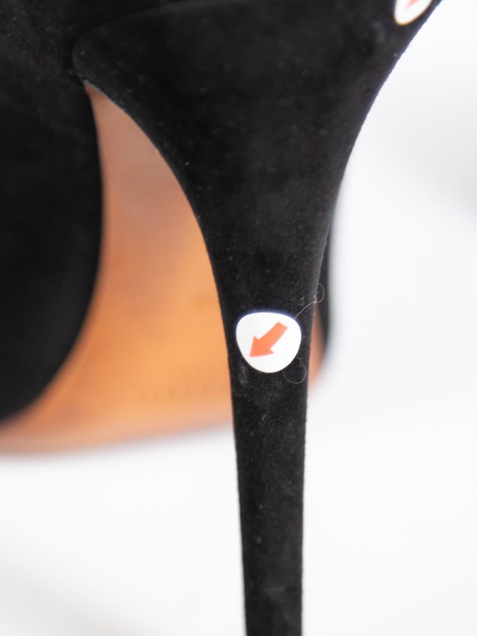 Céline - Escarpins en daim noir à bout arrondi et à bride de cheville - Taille FR 39 en vente 2
