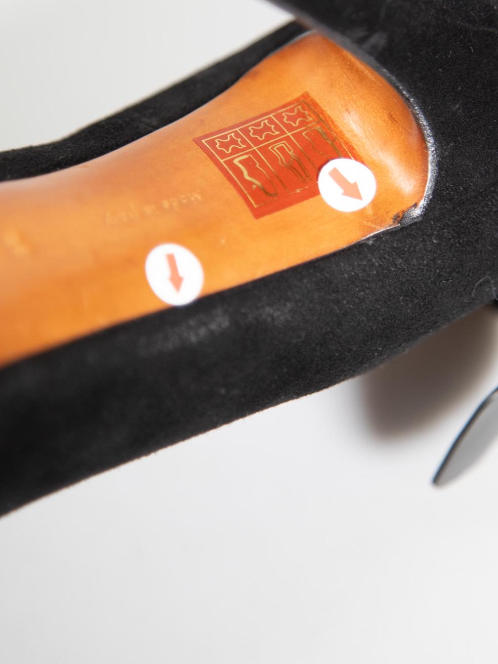 Céline - Escarpins en daim noir à bout arrondi et à bride de cheville - Taille FR 39 en vente 4