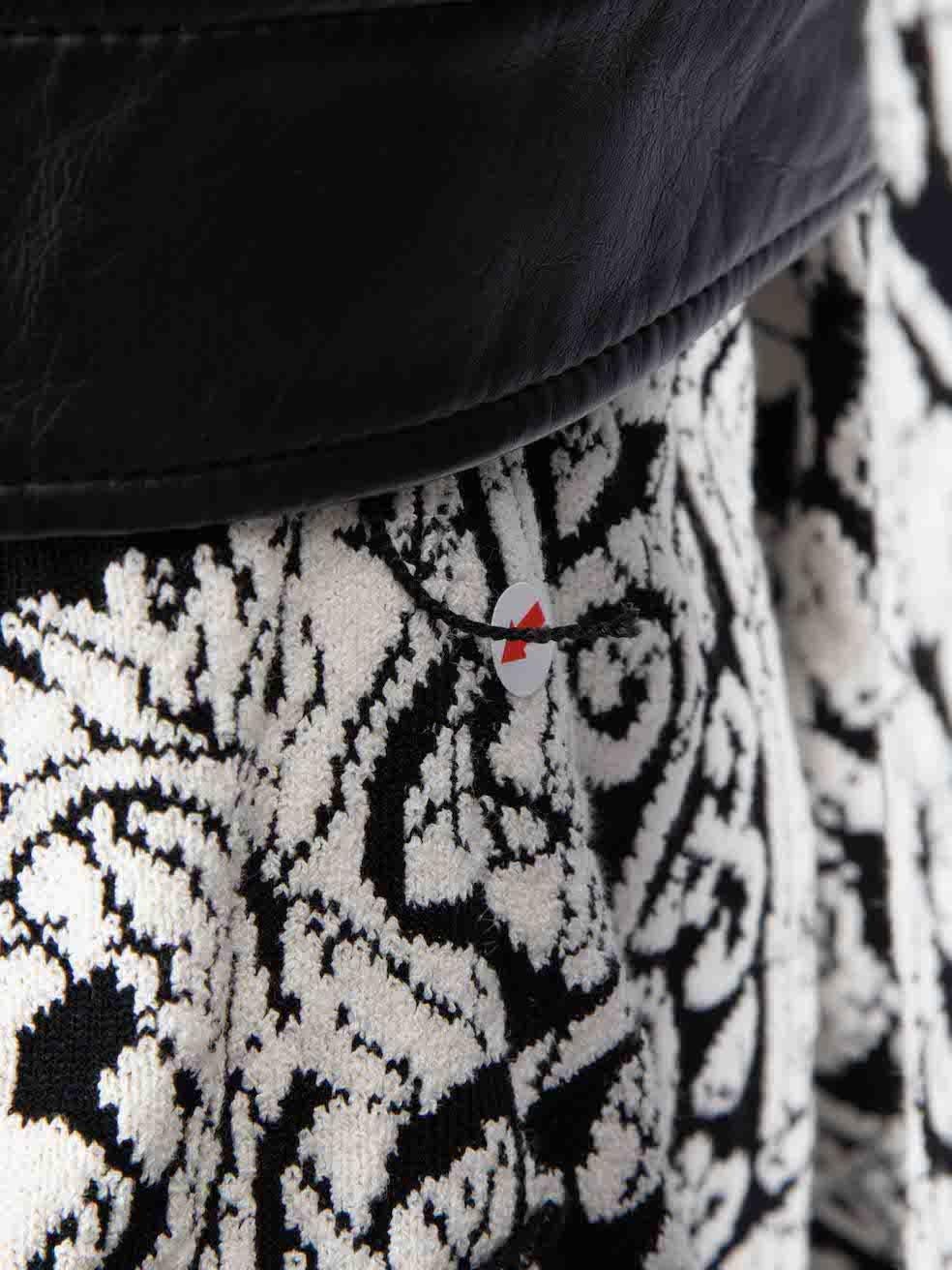 Women's Céline Black & White Abstract Pattern Belted Coat Size M