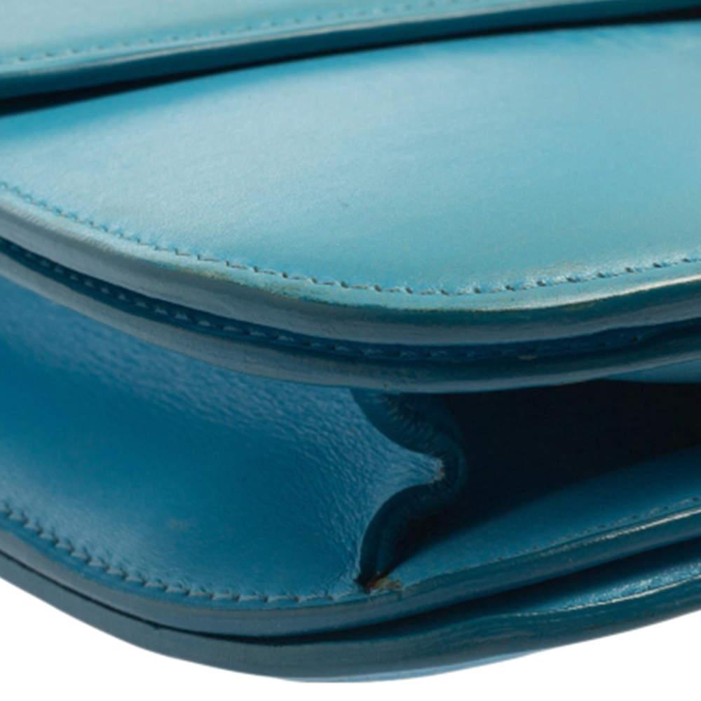 Celine - Sac à bandoulière classique en cuir bleu, taille moyenne en vente 1