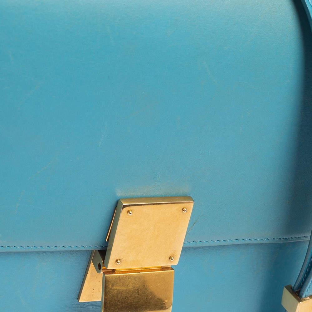 Medium Classic Box Umhängetasche aus blauem Leder von Celine im Angebot 2
