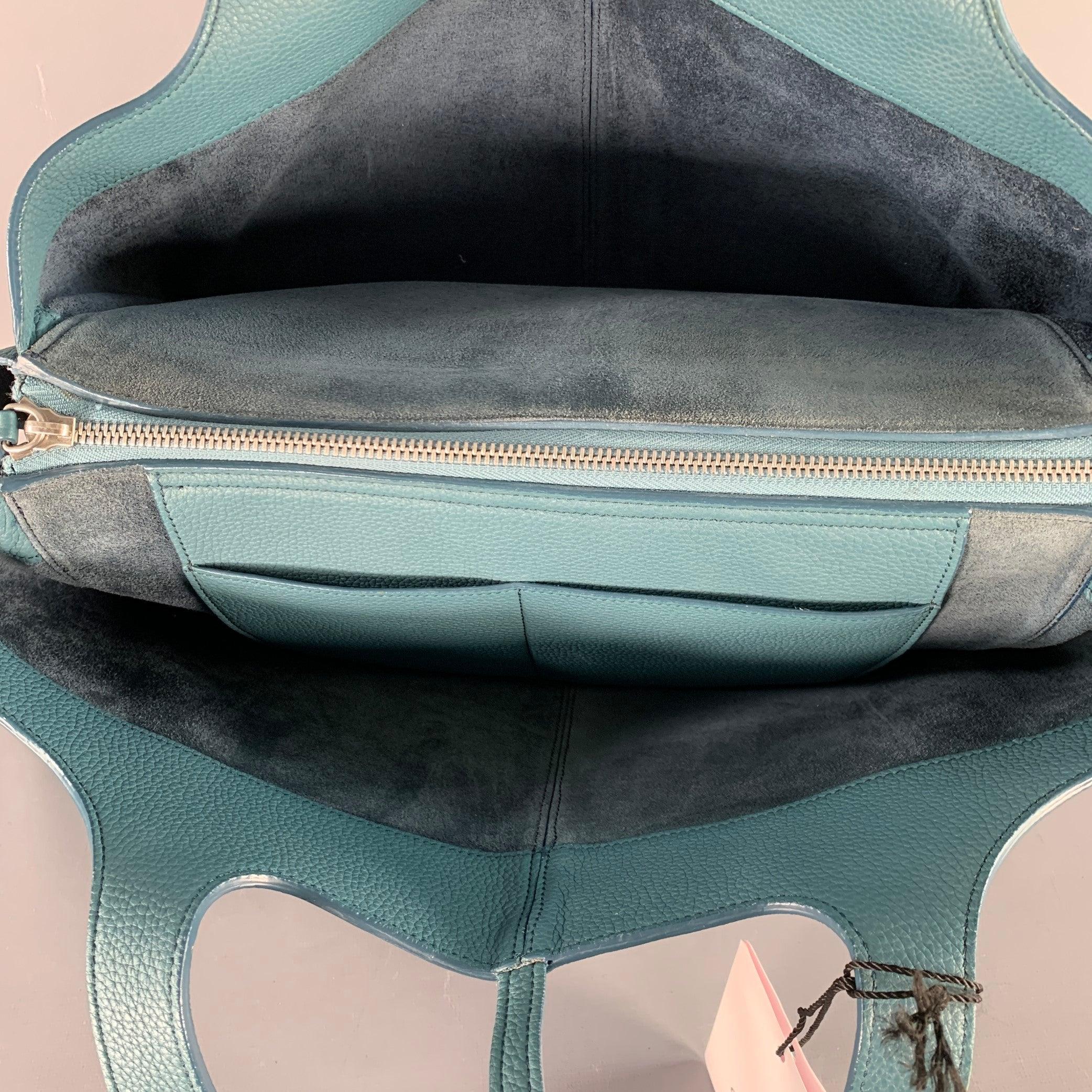 CELINE Bolso Tote Trifold Mediano de Piel de Grano de Guijarro Azul en venta 1