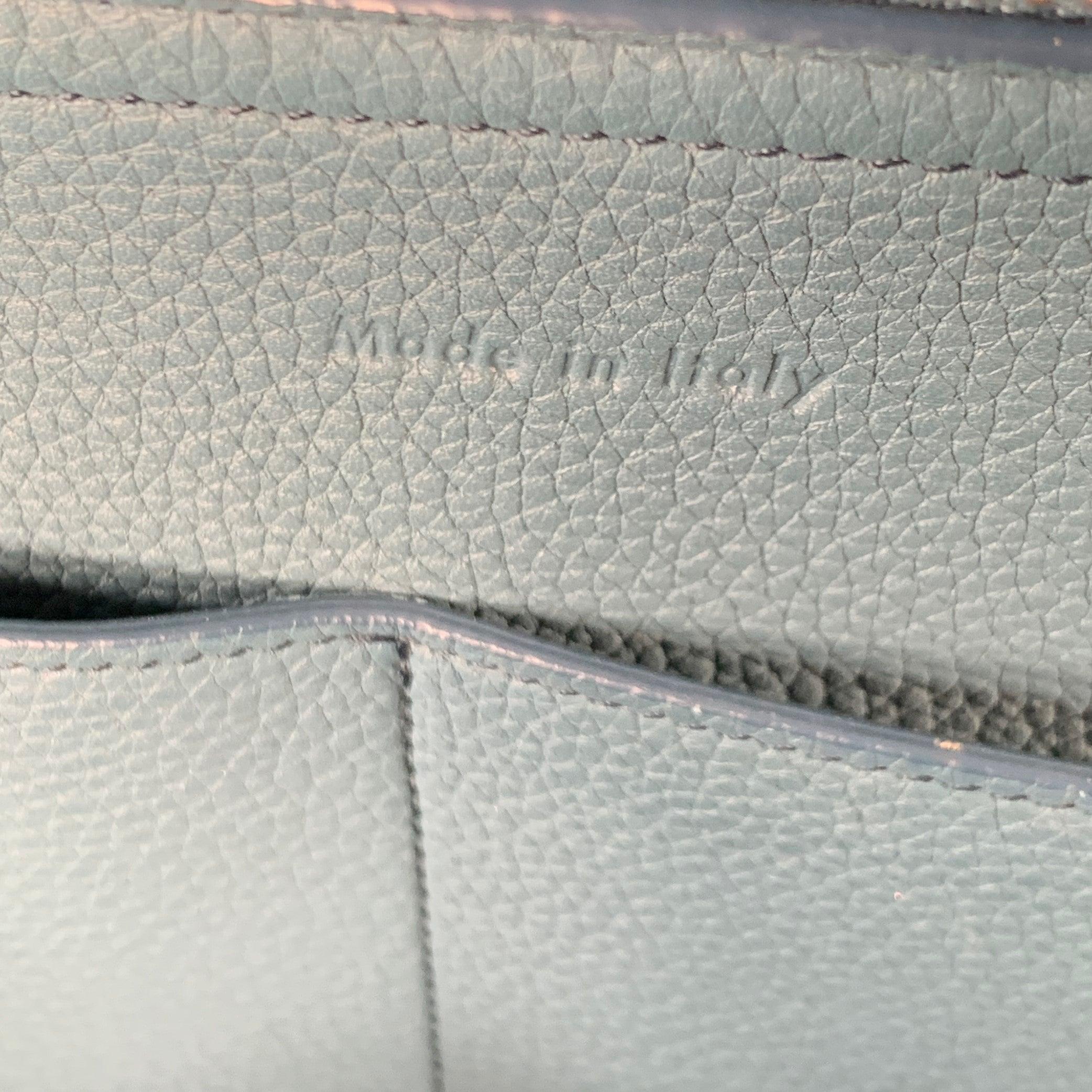 CELINE Bolso Tote Trifold Mediano de Piel de Grano de Guijarro Azul en venta 3