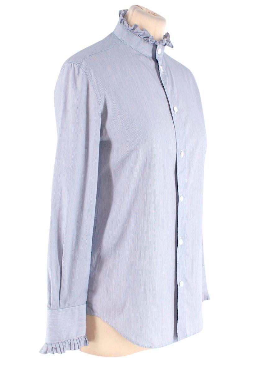  Camicia Celine con colletto a righe in bianco e nero

- Chiusura con bottone
- Orlo curvo
- Colletto e polsini a balze
- Vestibilità dritta

Materiali:
100% cotone

Prodotto in Italia
Lavabile in lavatrice

SI PREGA DI NOTARE CHE QUESTI ARTICOLI
