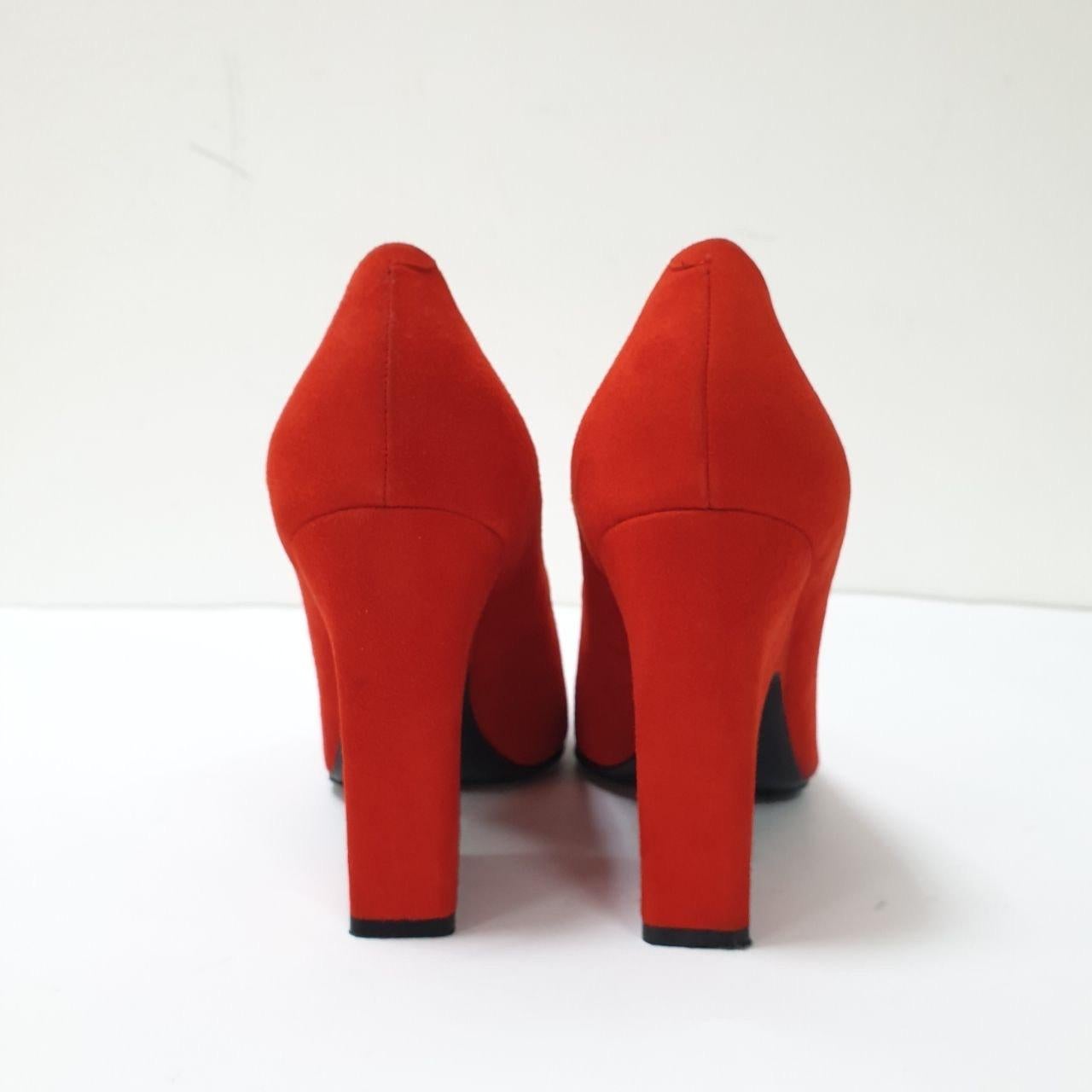 Celine Rouge vif talons d'escarpins en daim Sz.38 en vente 1