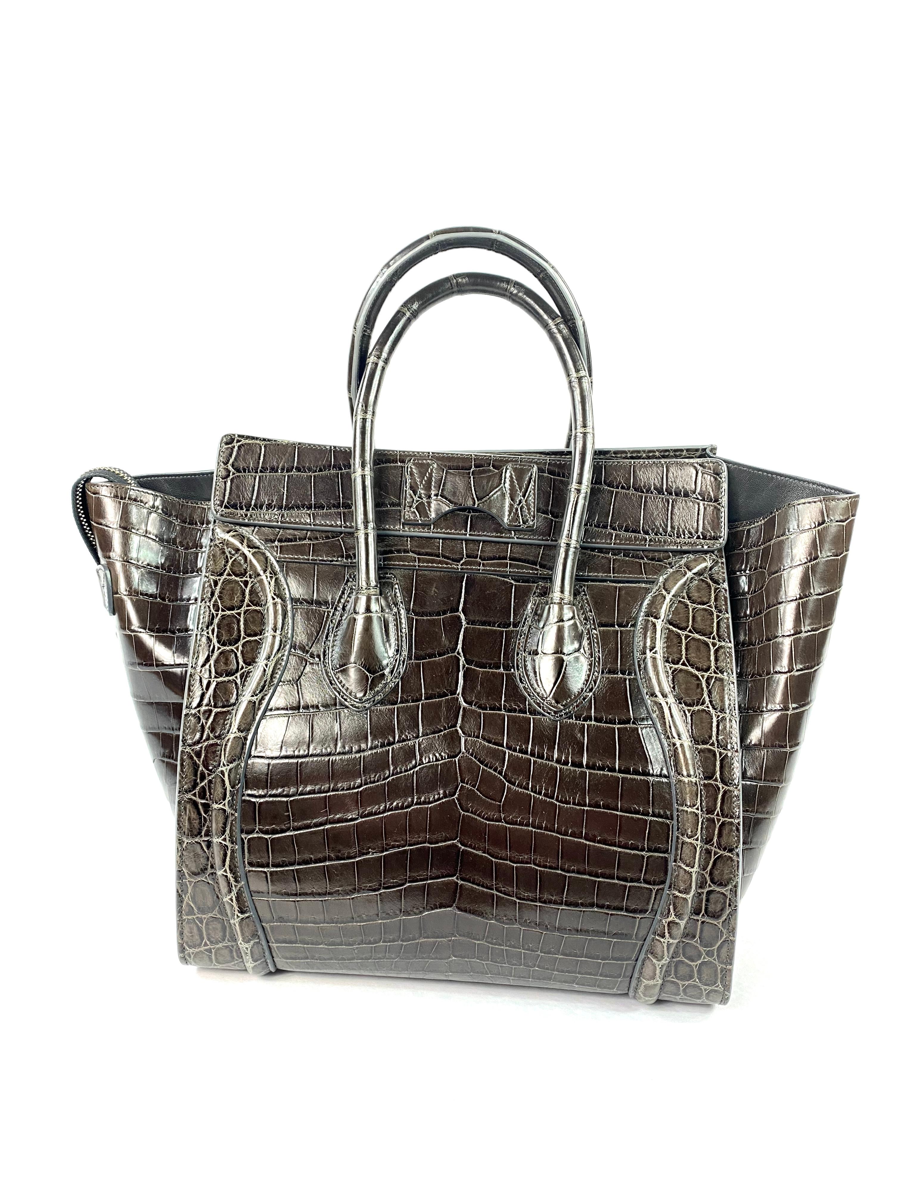CELINE Brown Crocodile Medium Phantom Luggage Tote Bag In Excellent Condition For Sale In Beverly Hills, CA