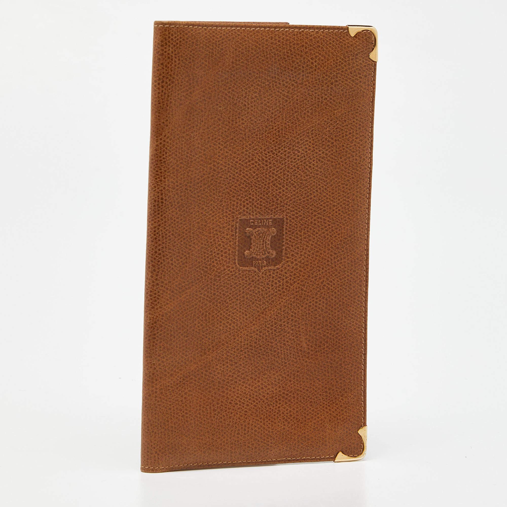 Celine Brown Leather Cheque Book Holder In Good Condition In Dubai, Al Qouz 2