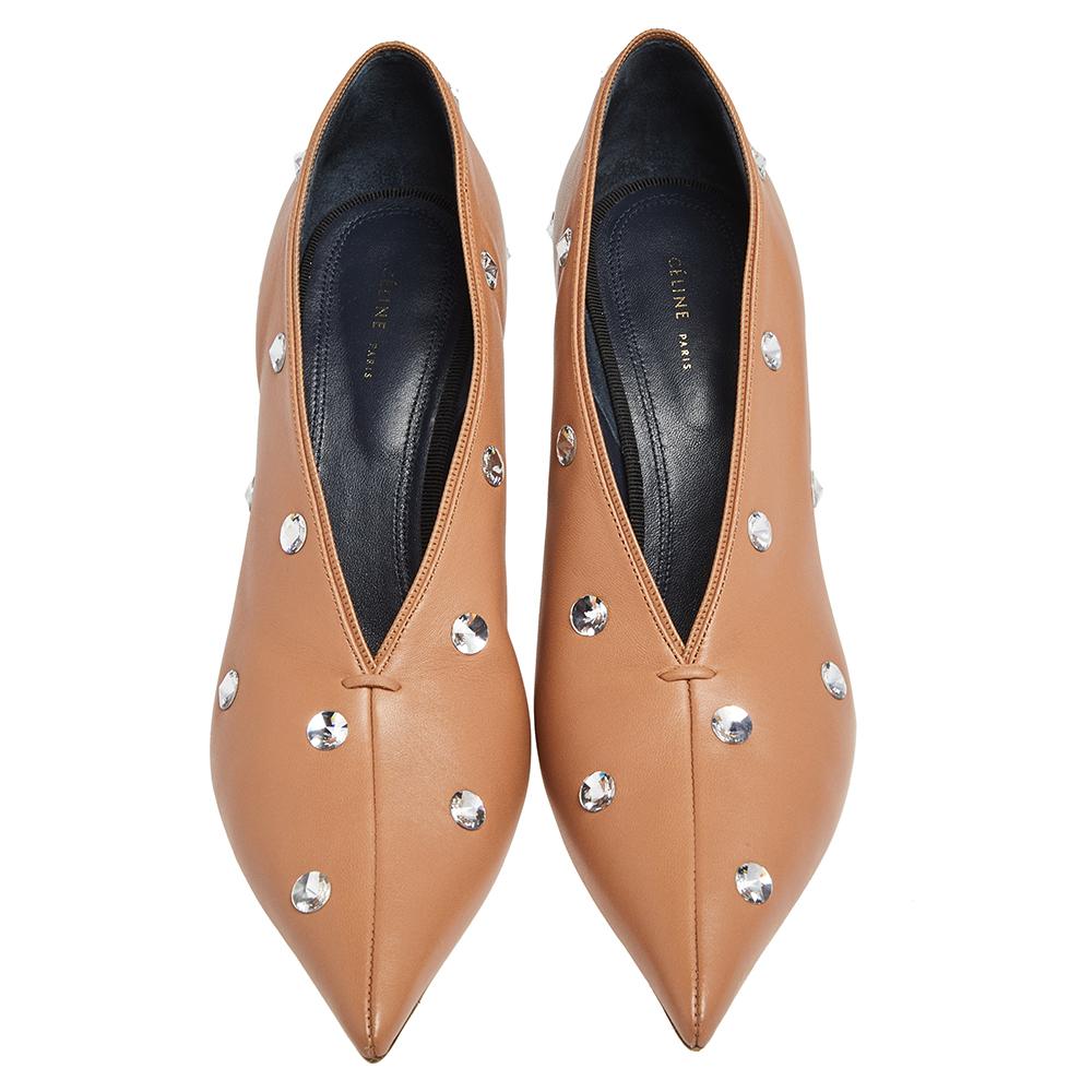 Celine Brown Leather Crystal Embellished V Neck Pumps Size 37.5 In Good Condition In Dubai, Al Qouz 2