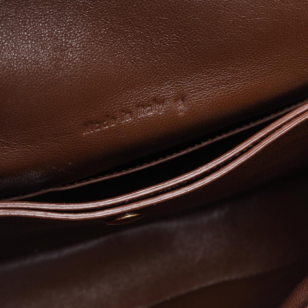 Celine Brown Leather Medium Trotteur Shoulder Bag In Good Condition In Dubai, Al Qouz 2