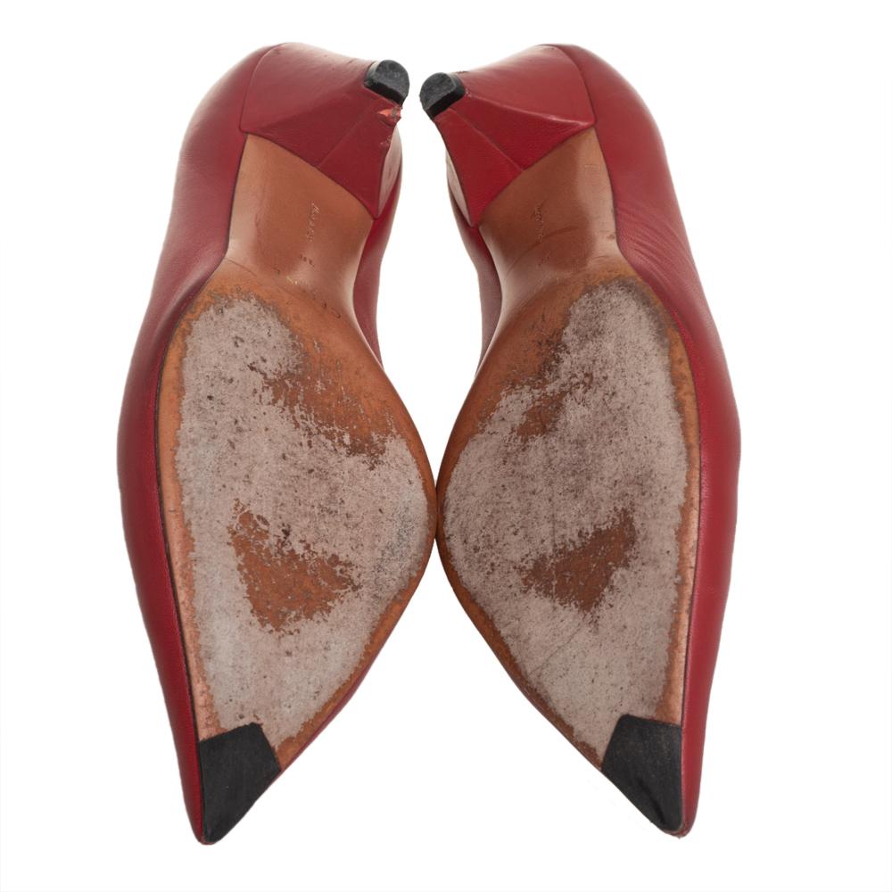 Celine Brown Leather V Neck Pointed Toe Pumps Size 38 For Sale 2