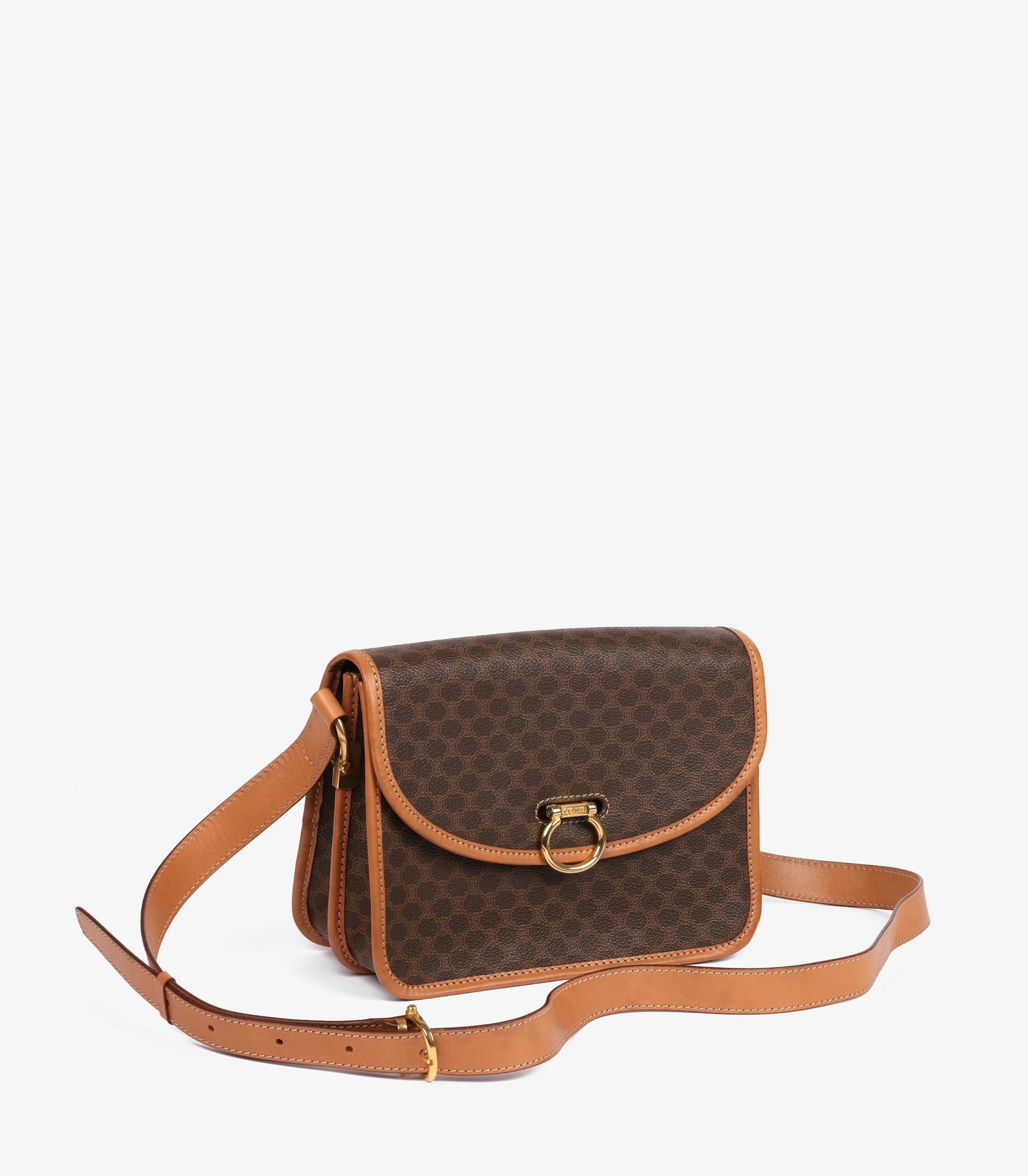 Celine Braunes Macadam Monogram beschichtetes Segeltuch & Kalbsleder Vintage By Messenger (Grau) im Angebot