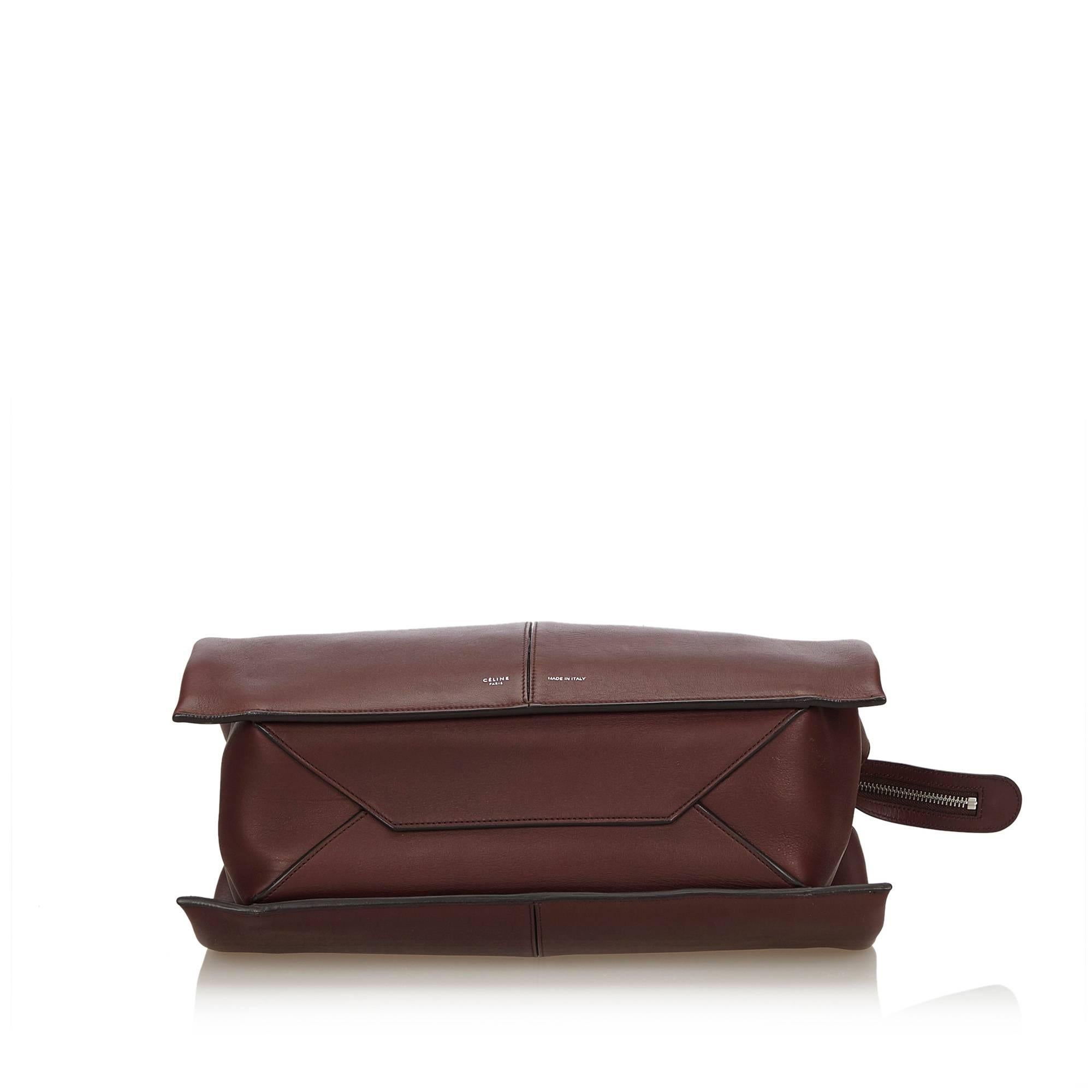 Celine Brown Medium Calf Leather Trifold Shoulder Bag In Good Condition For Sale In Orlando, FL