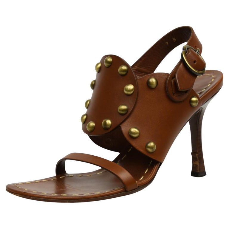 Sandali in pelle marrone con borchie di Celine Taglia US in