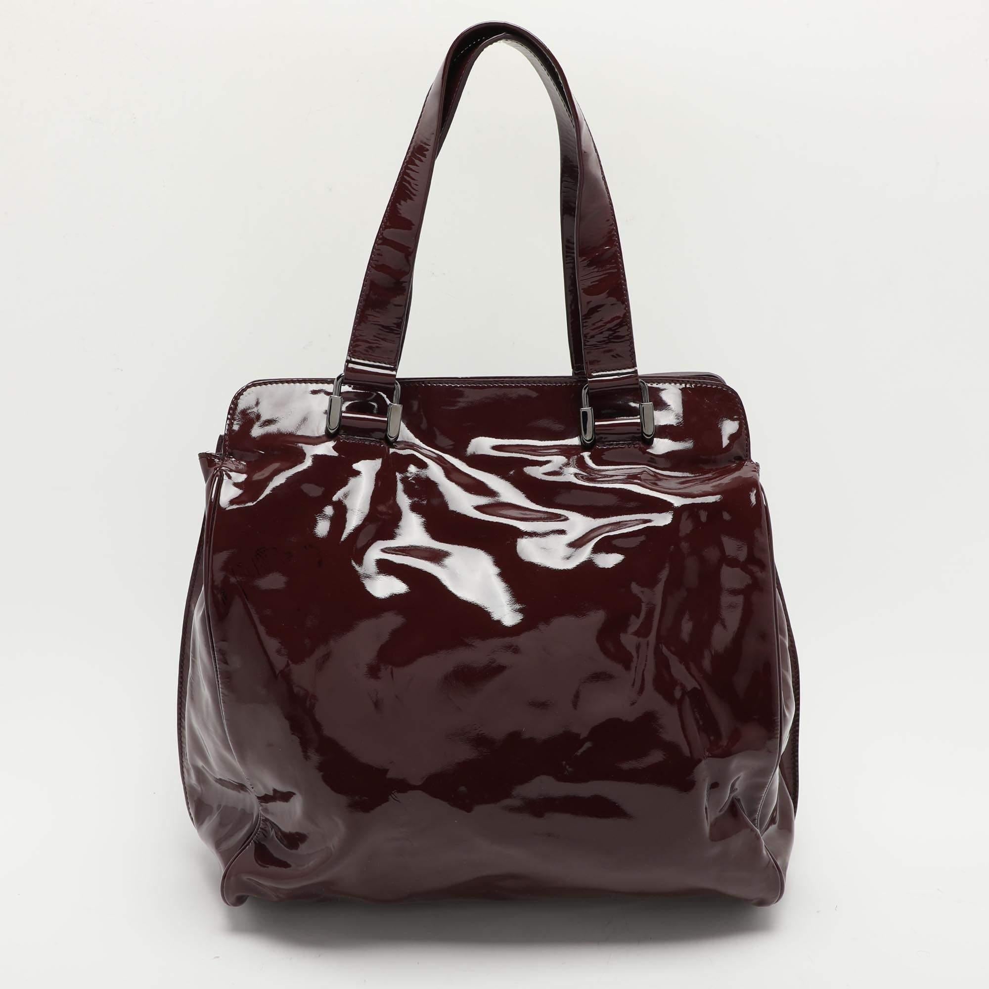 Celine Burgundy Patent Leather Front Pocket Satchel In Good Condition In Dubai, Al Qouz 2