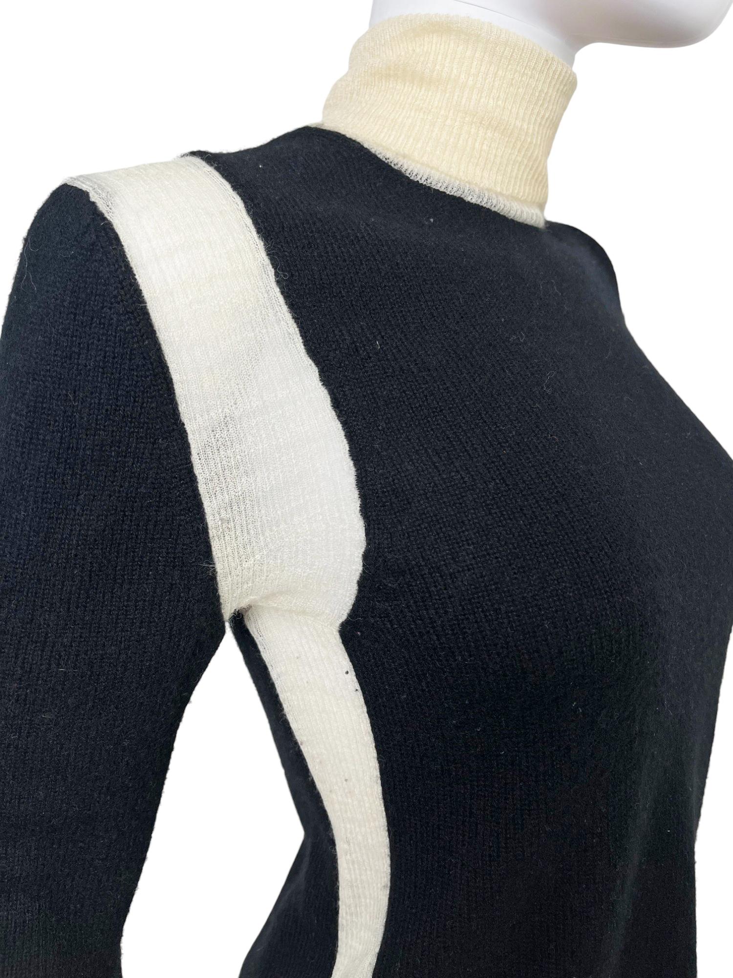 Donna Celine by Phoebe Philo 2010's Double Layered Alpaca Black Turtleneck in vendita
