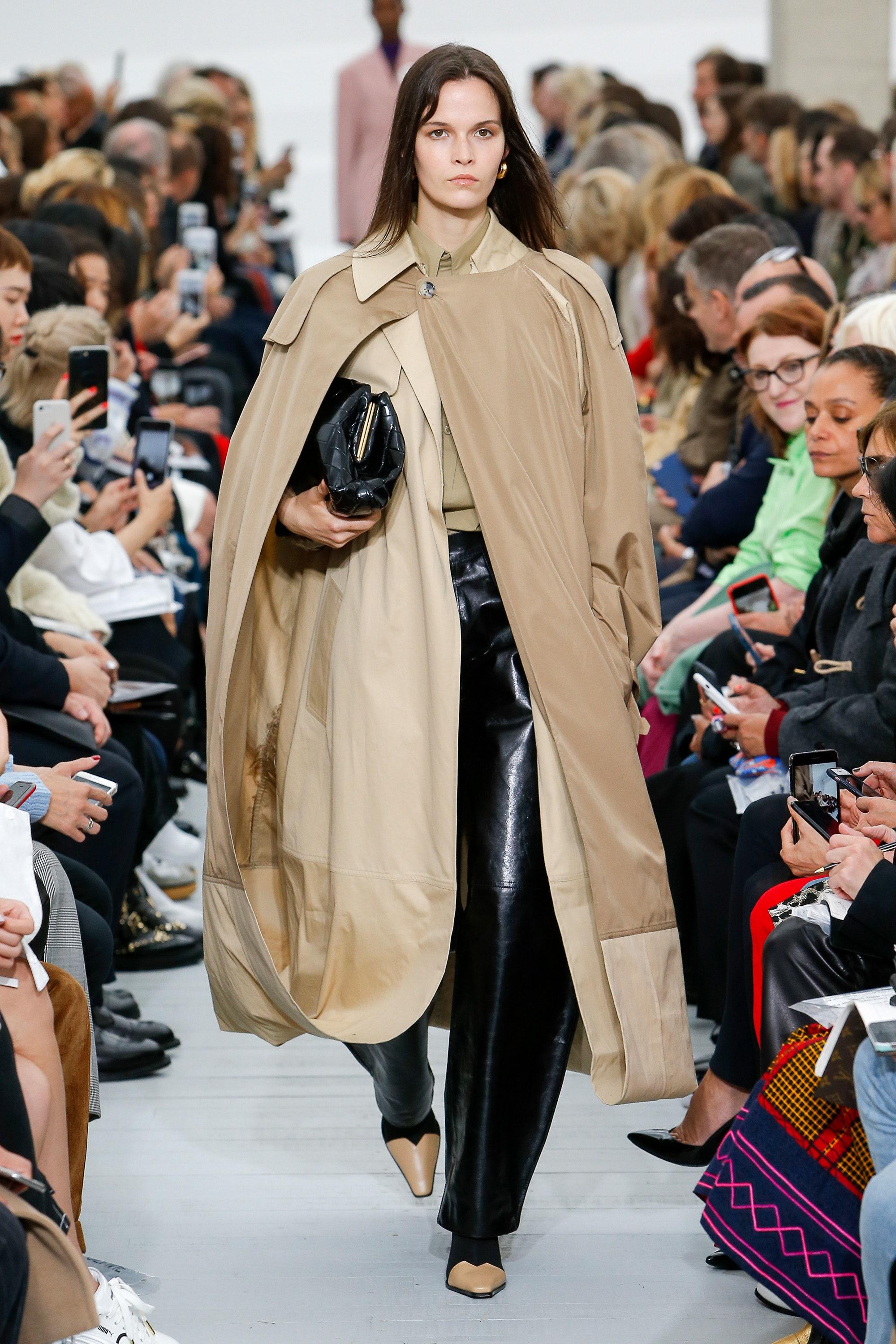 CELINE By PHOEBE PHILO Beige/Black Bi-Color Madame Ankle Heeled Boots In Excellent Condition For Sale In Toronto, Ontario