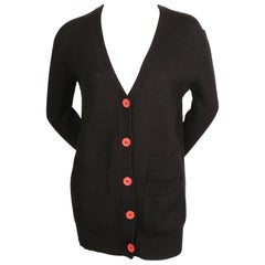 CELINE by Phoebe Philo cardigan in maglia bouclé nera con bottoni rossi