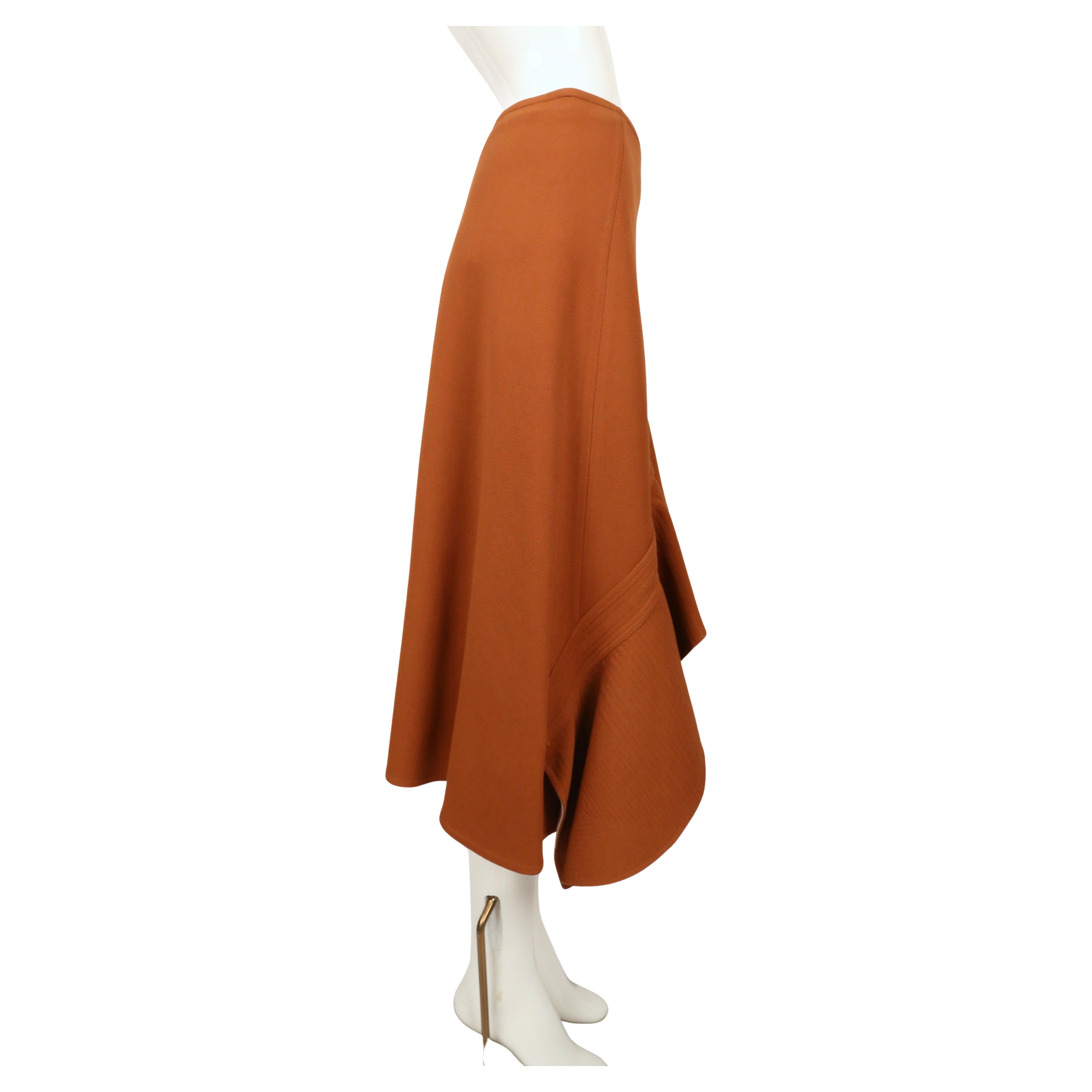 CELINE by PHOEBE PHILO Zimtbrauner Rock mit Rüschen für Damen oder Herren im Angebot