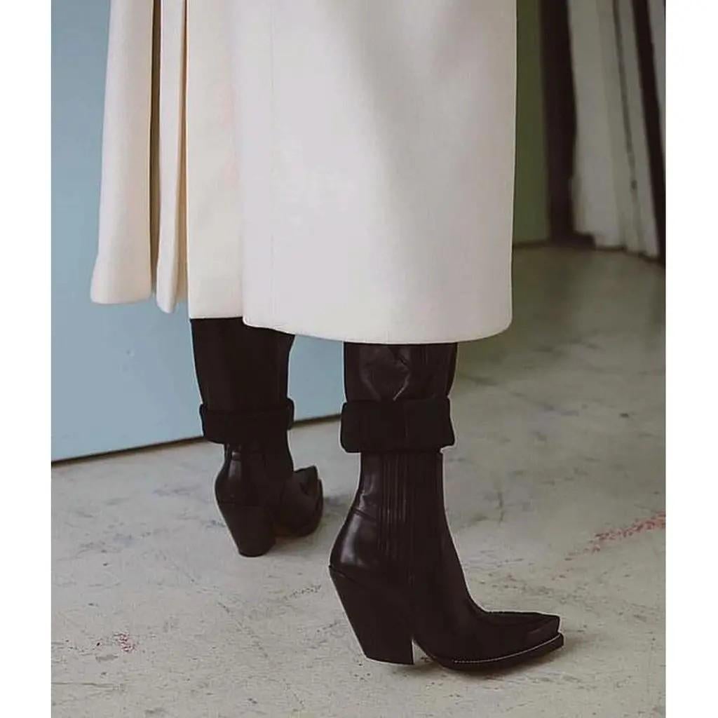 Céline by Phoebe Philo FW 2017 Runway Black Leather Santiag Western Boots For Sale 9