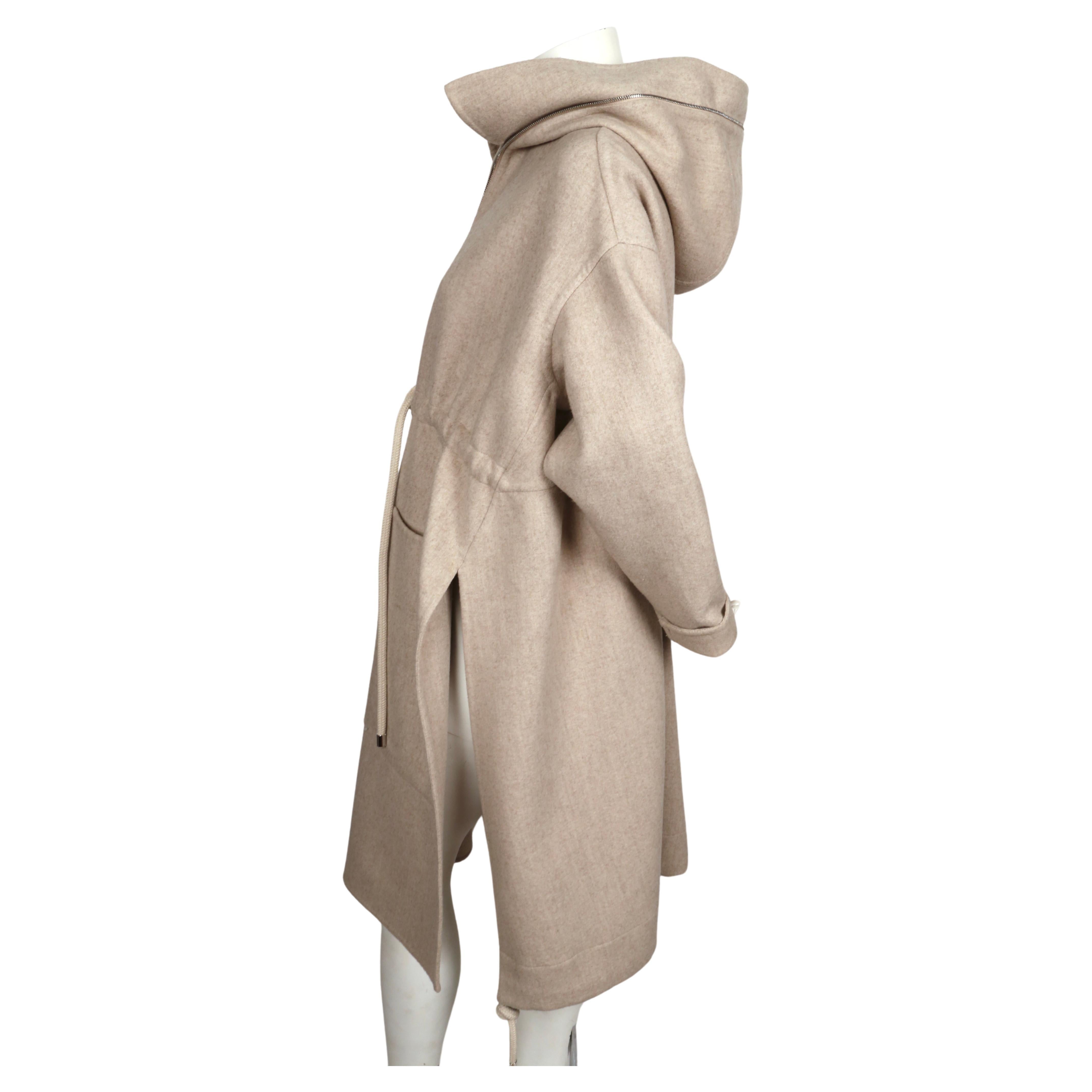 CELINE by PHOEBE PHILO oatmeal wool and cashmere coat with hood - resort 2016 In Good Condition For Sale In San Fransisco, CA