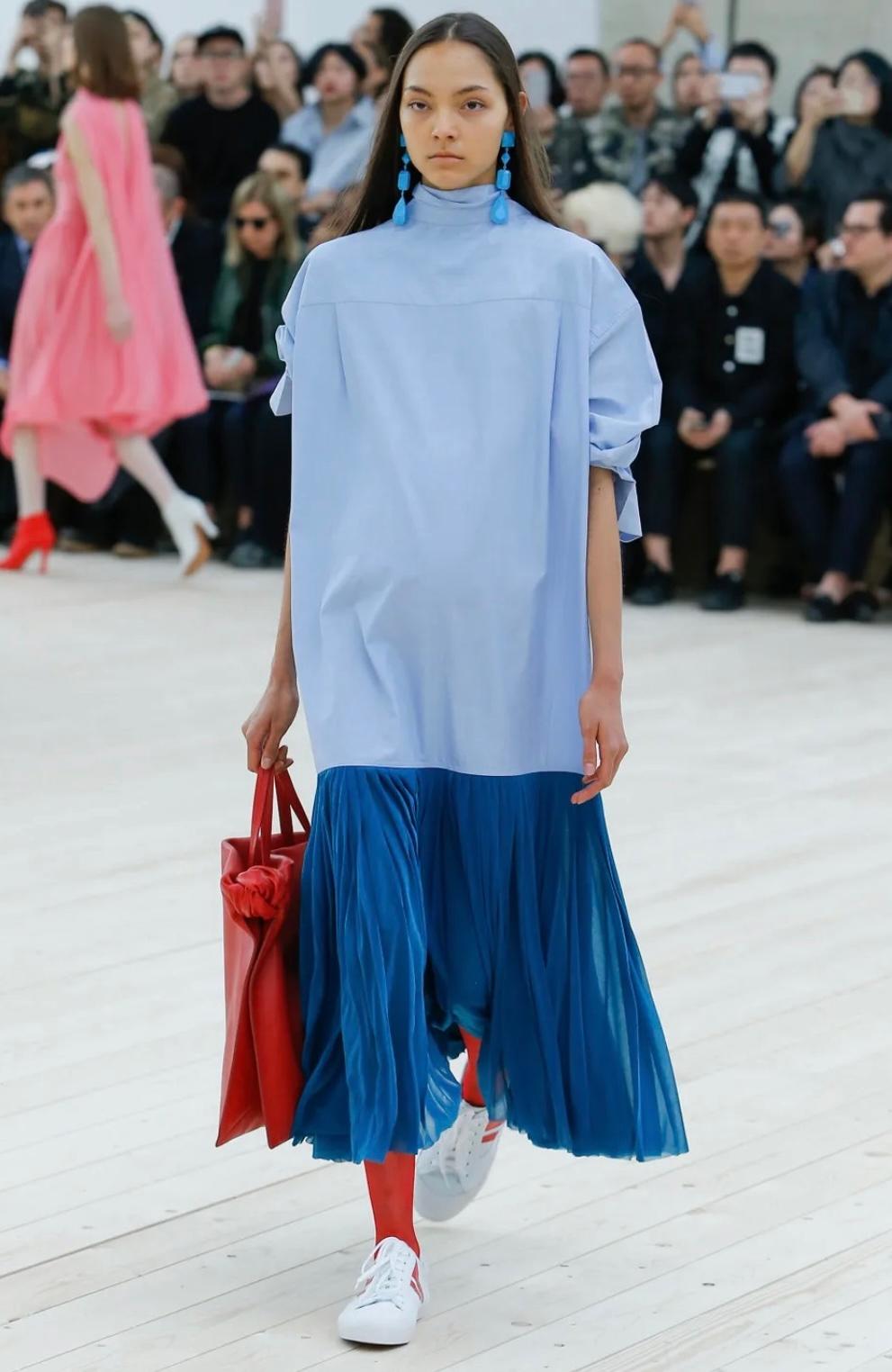 Céline By Phoebe Philo Runway Pleated Shirt Dress, Spring-Summer 2017 In Good Condition In Geneva, CH
