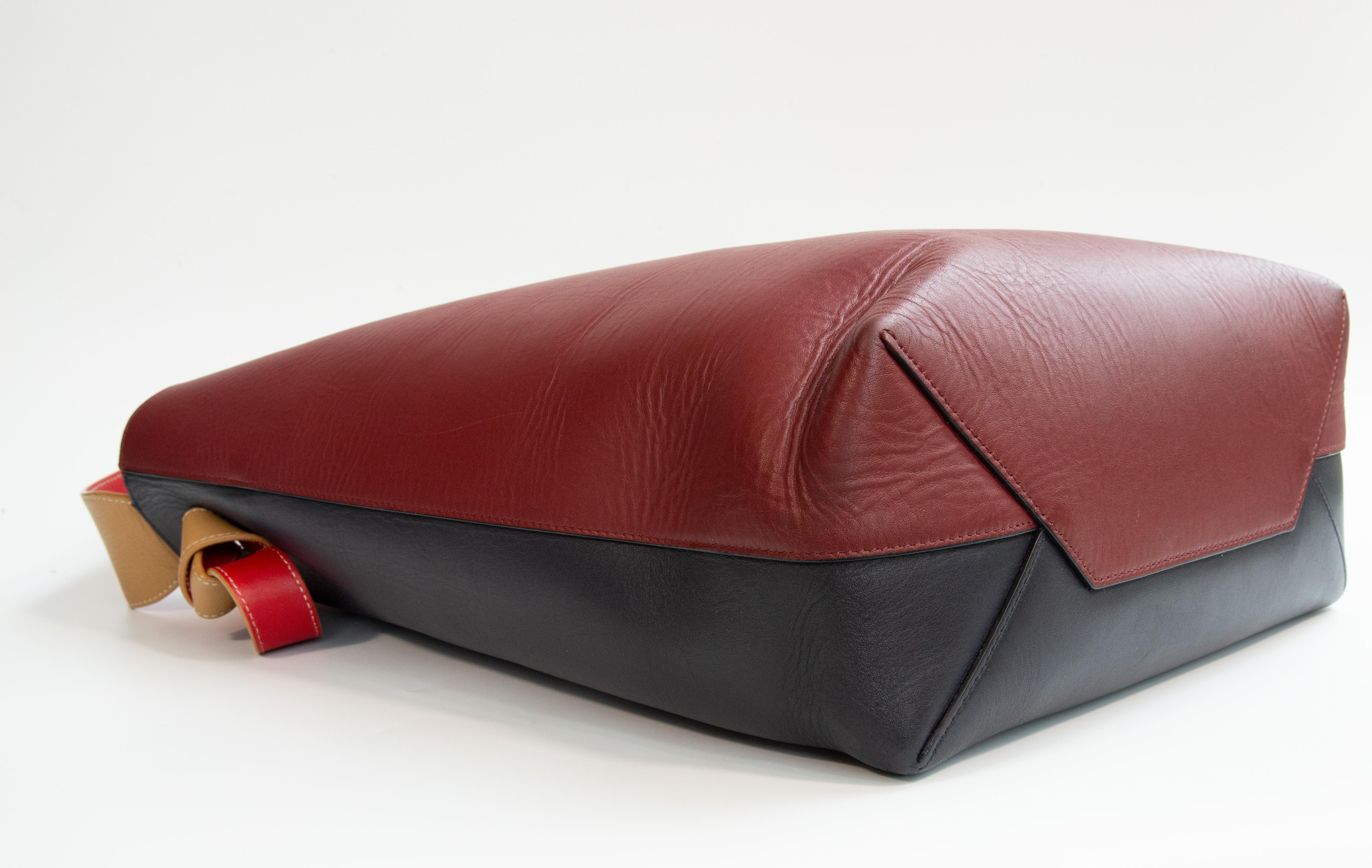 Celine by Phoebe Philo Twisted Cabas Bag Multicolor Leather en vente 4