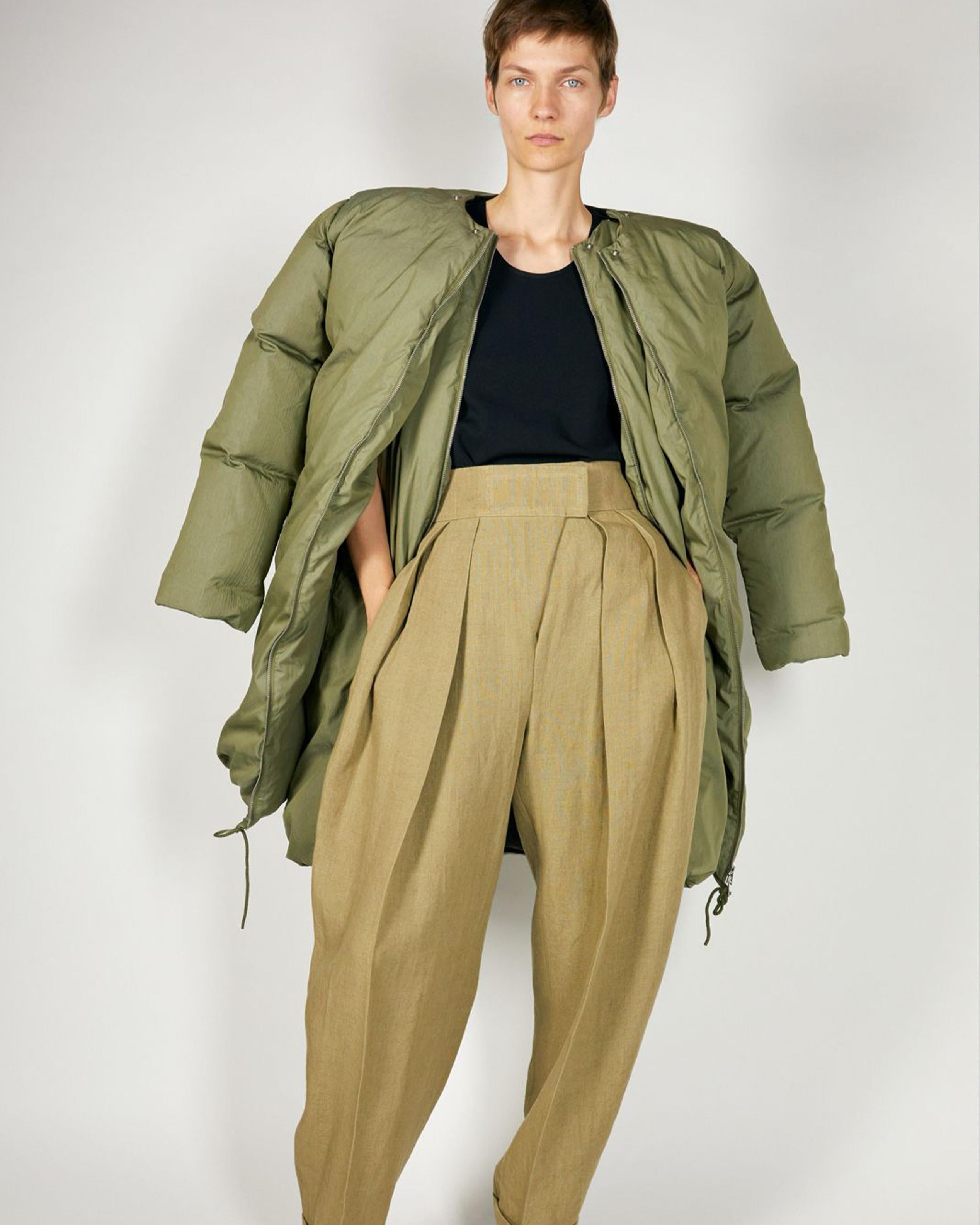 - Designed by Phoebe Philo
- Sold by Skof.Archive
- Green Puffer Vest
- Long Fit
- Hooded
- Zipper Closure
- Lace details at the bottom
- Made in France
- Excellent Condition
- Materials: 87% Cotton 13% Silk / 70% Duck Duvet 30% Duck Feathers
-