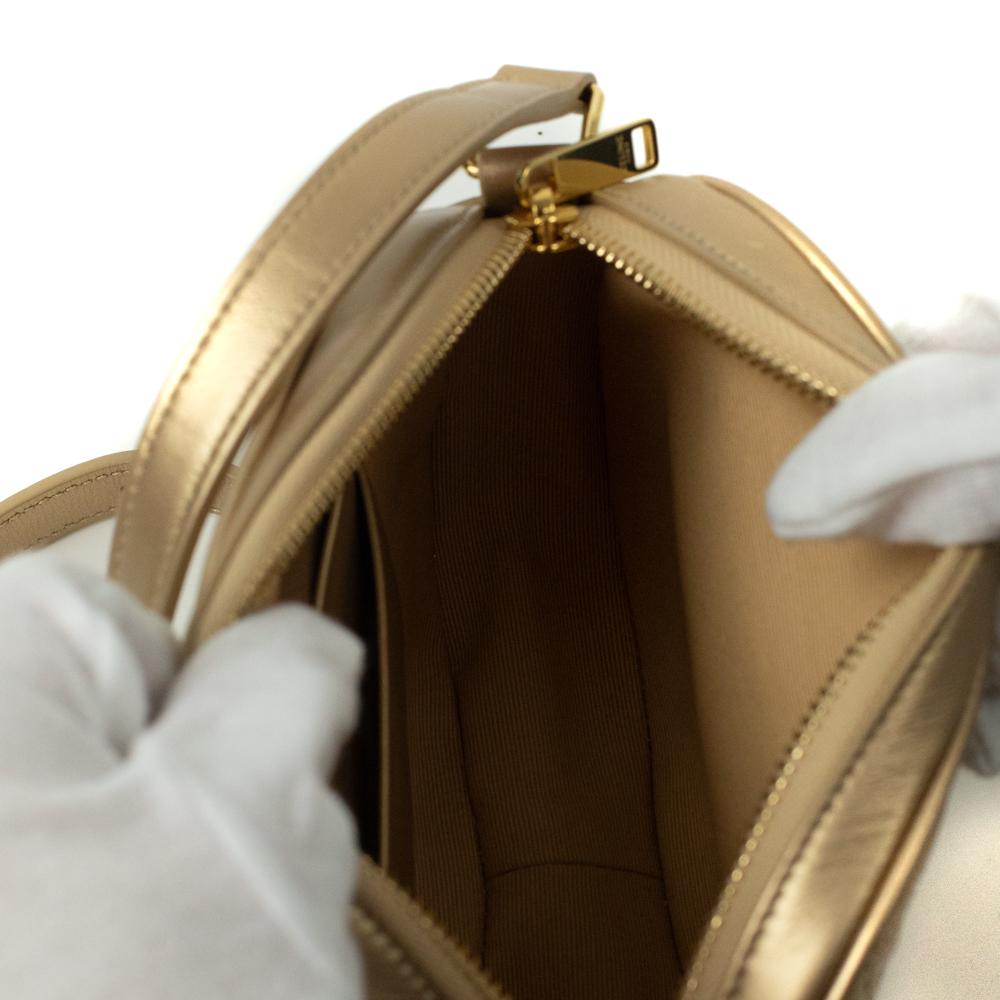 Brown CÉLINE C charm Shoulder bag in Gold Leather