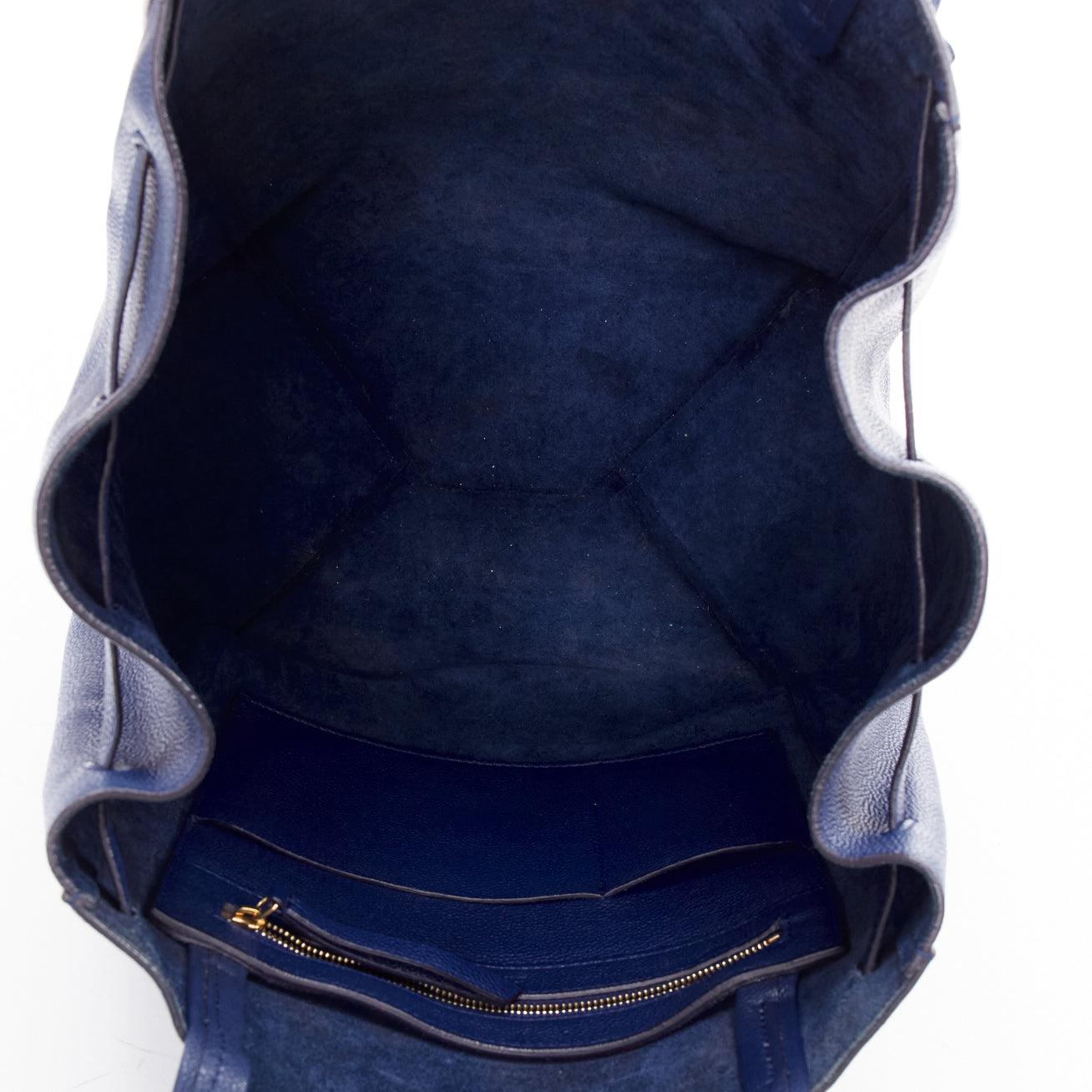 CELINE Cabas Phantom borsa media in pelle blu scuro con logo argento in vendita 5