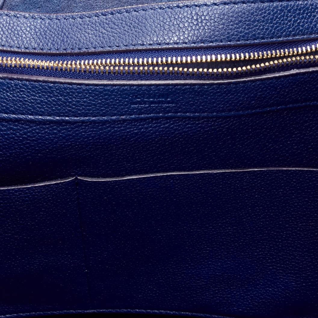 CELINE Cabas Phantom borsa media in pelle blu scuro con logo argento in vendita 6