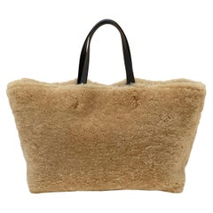 Celine Cabas Phantom Shearling Reversible Tasche