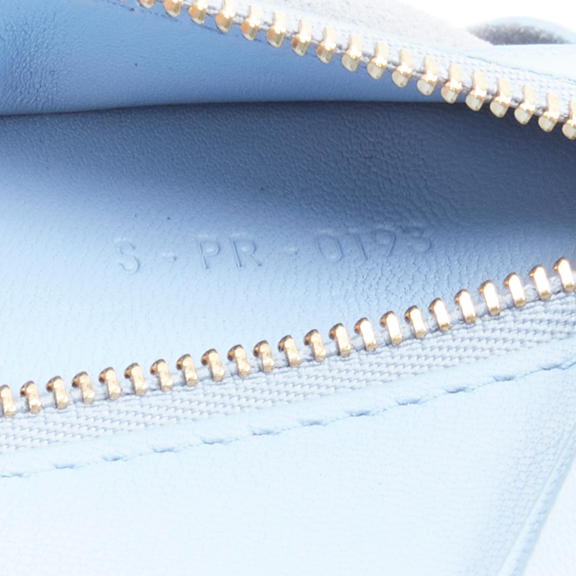 Bolso tote CELINE Cabat baby blue black colorblock panels gold logo 9