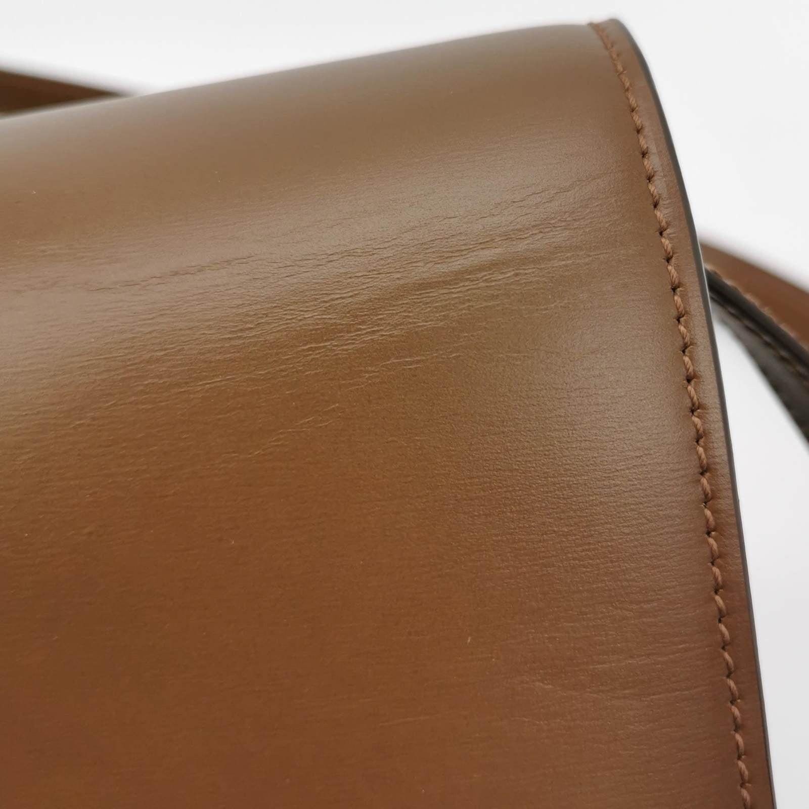 CELINE Classic Box Flap Caramel Brown Leather crossbody bag For Sale 5