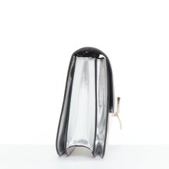 Celine Classic Box sac messager en cuir argenté à fermoir poussoir pour le corps.